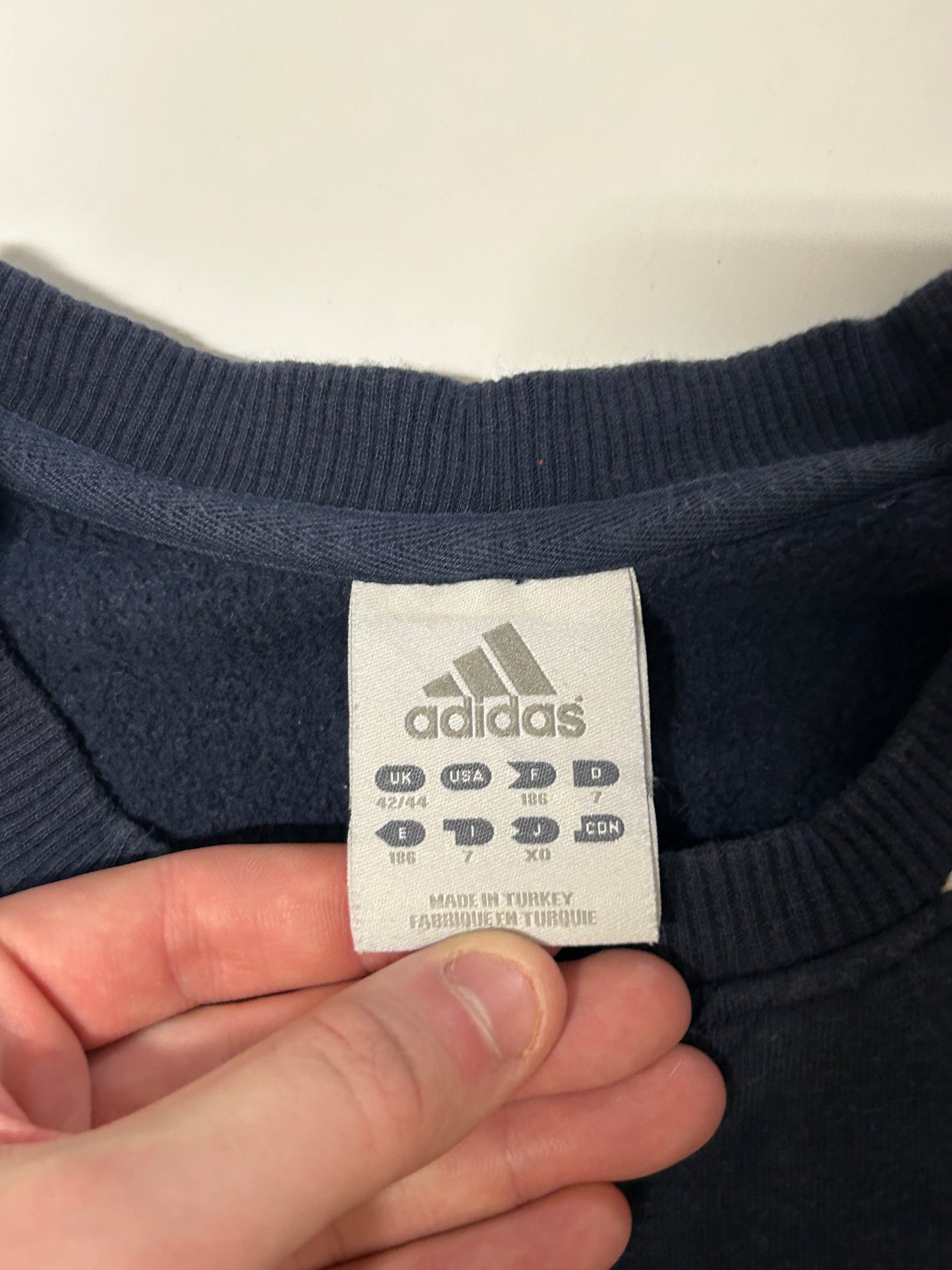 Vintage Adidas small logo sweatshirt (XL)