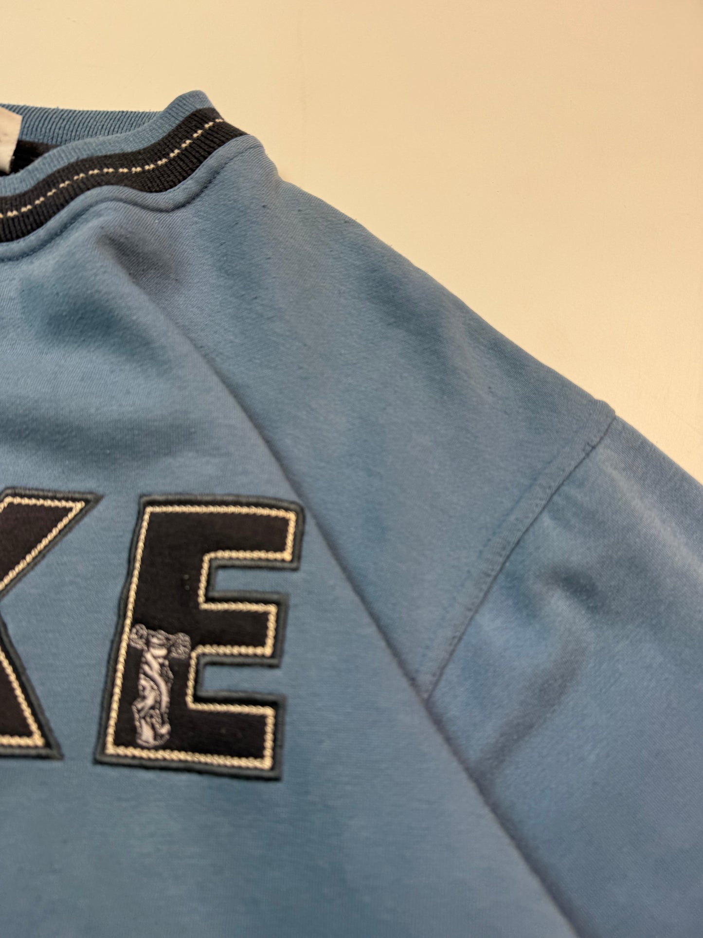 Vintage 90s Nike spell out sweatshirt (L)