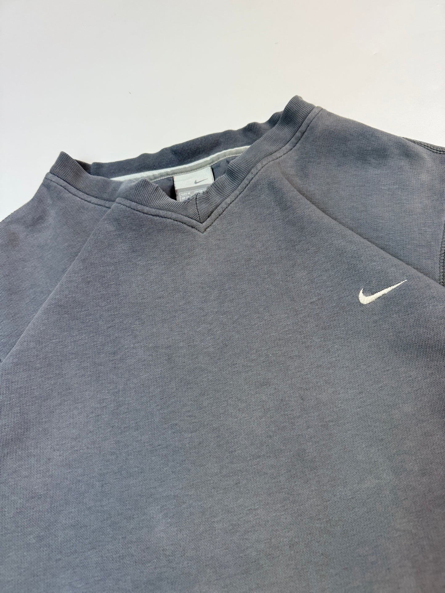Vintage Nike mini swoosh sweatshirt (M)
