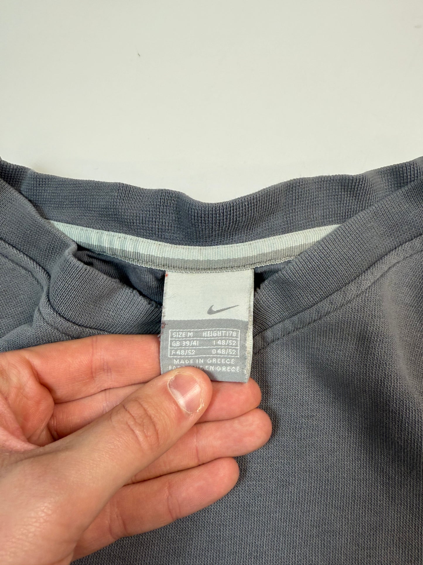 Vintage Nike mini swoosh sweatshirt (M)