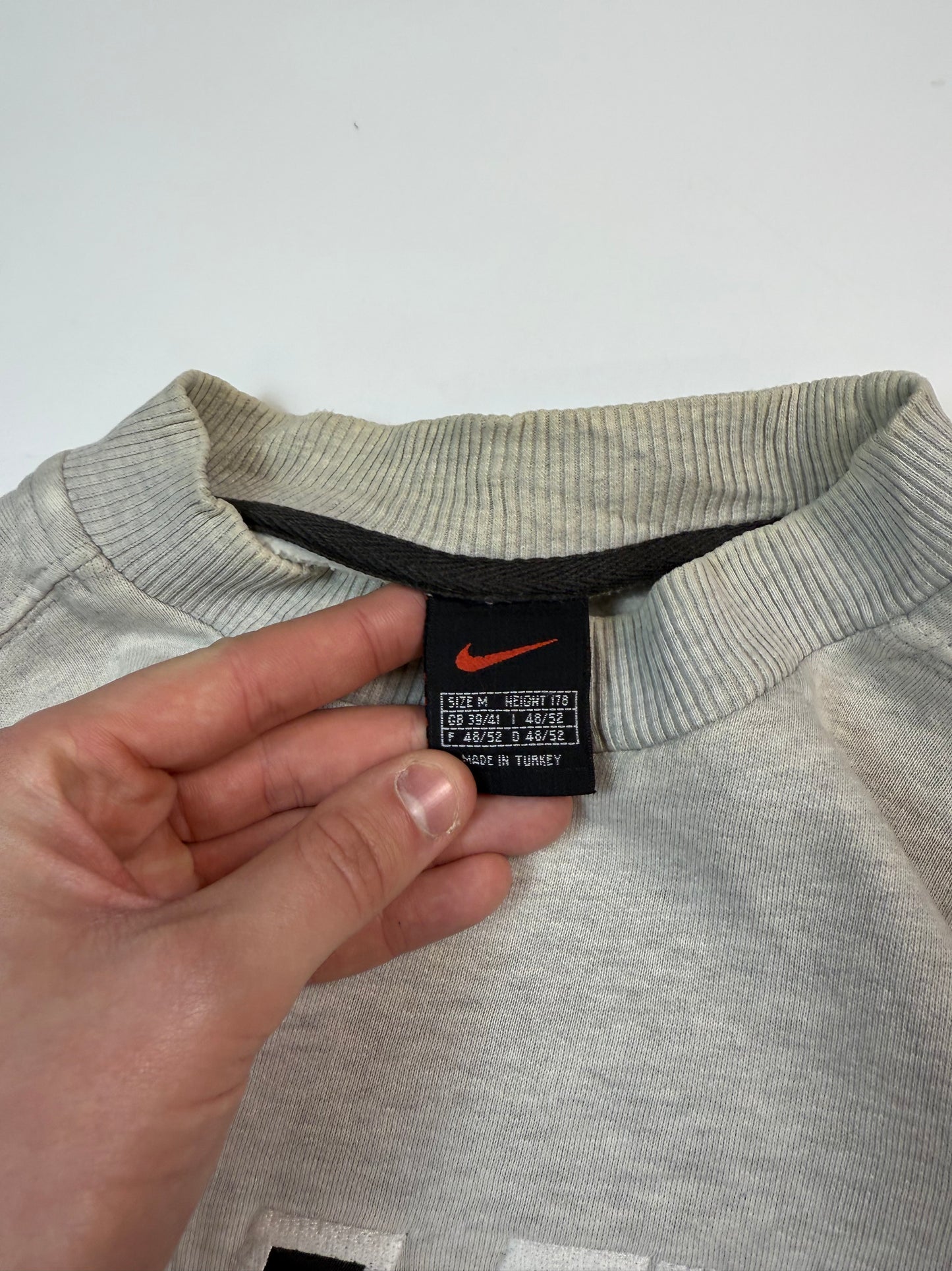 Vintage 90s Nike spell out sweatshirt (M)
