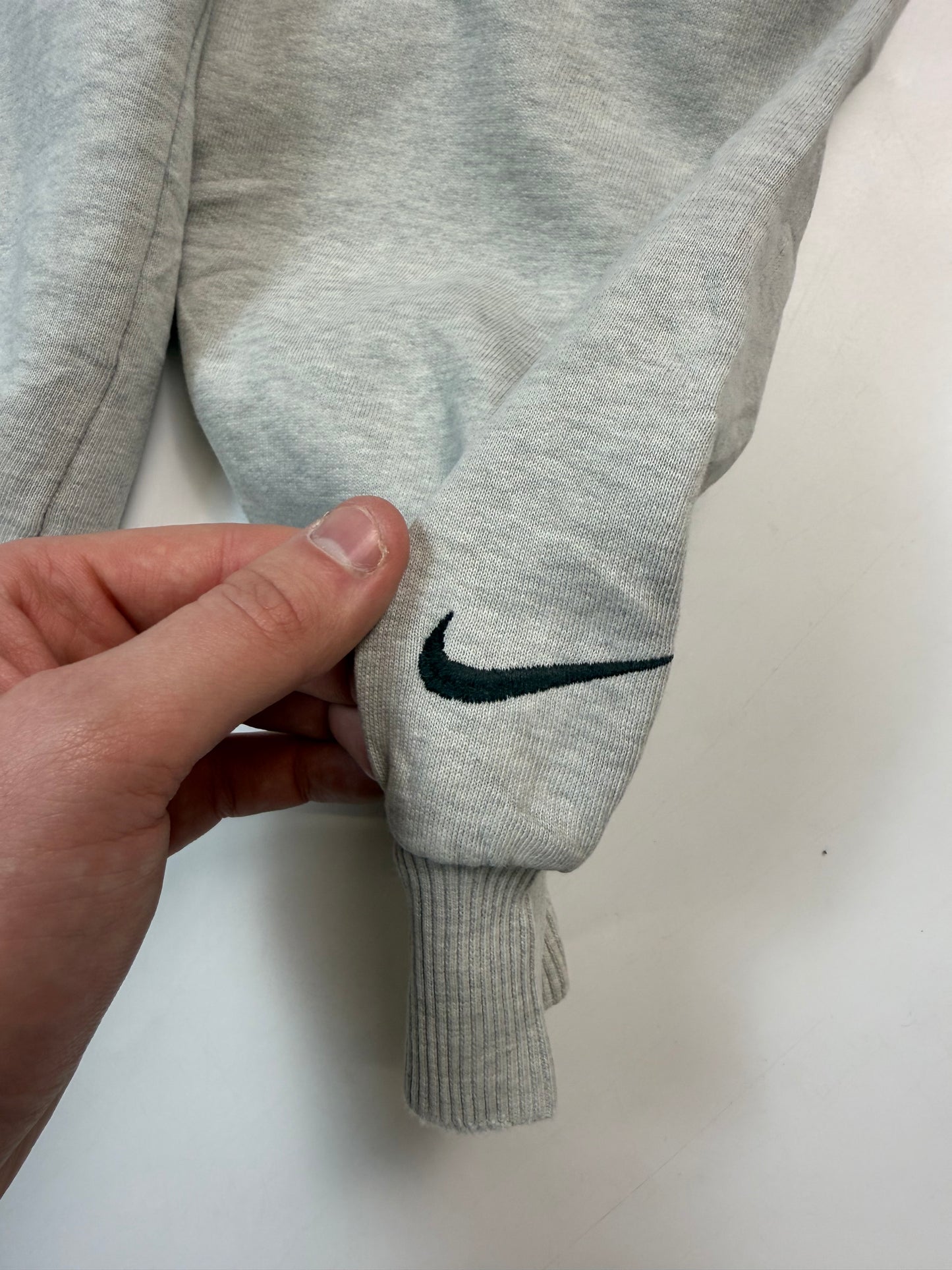 Vintage 90s Nike spell out sweatshirt (M)