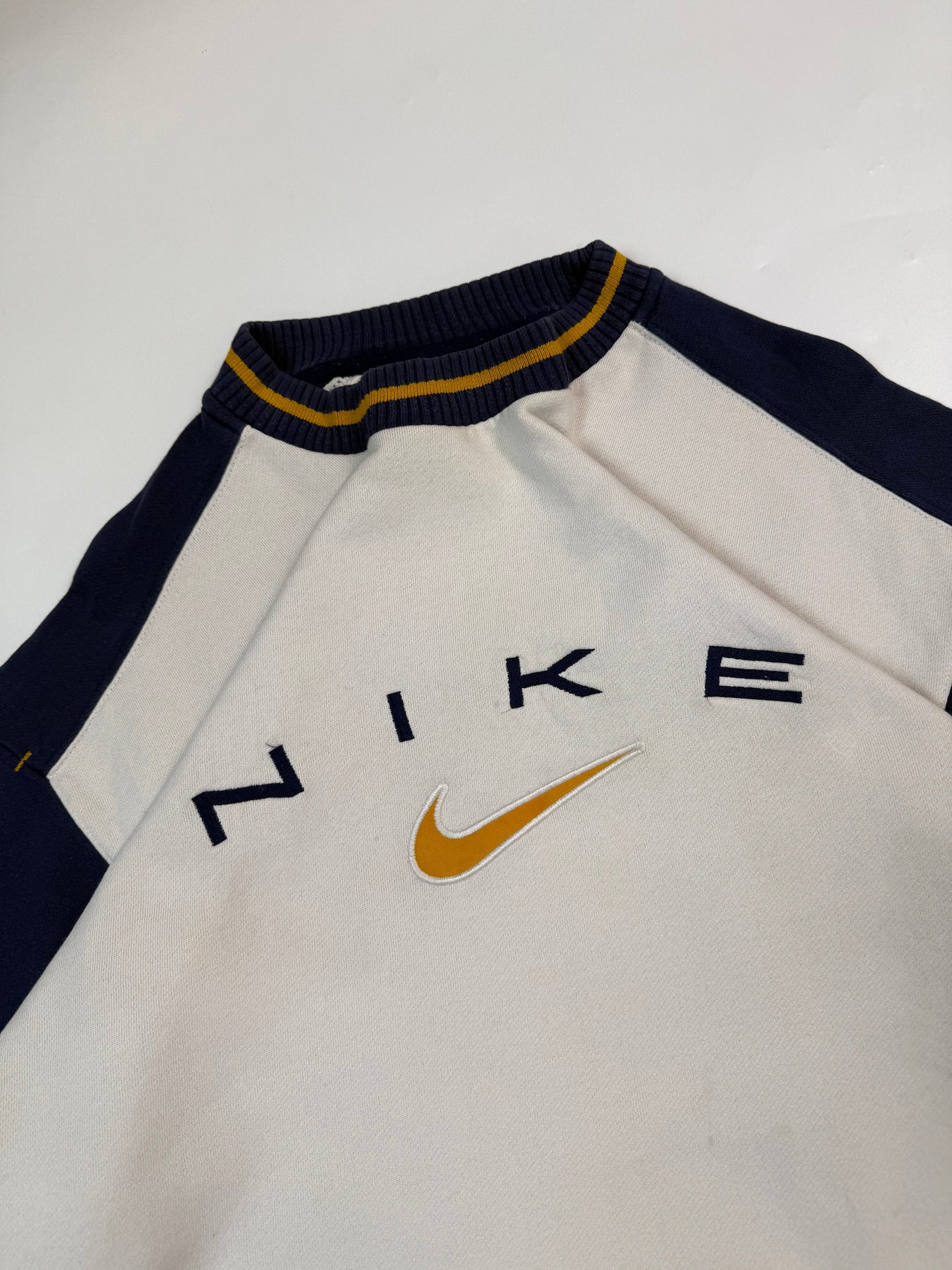 Vintage 90s Nike spell out sweatshirt (M)