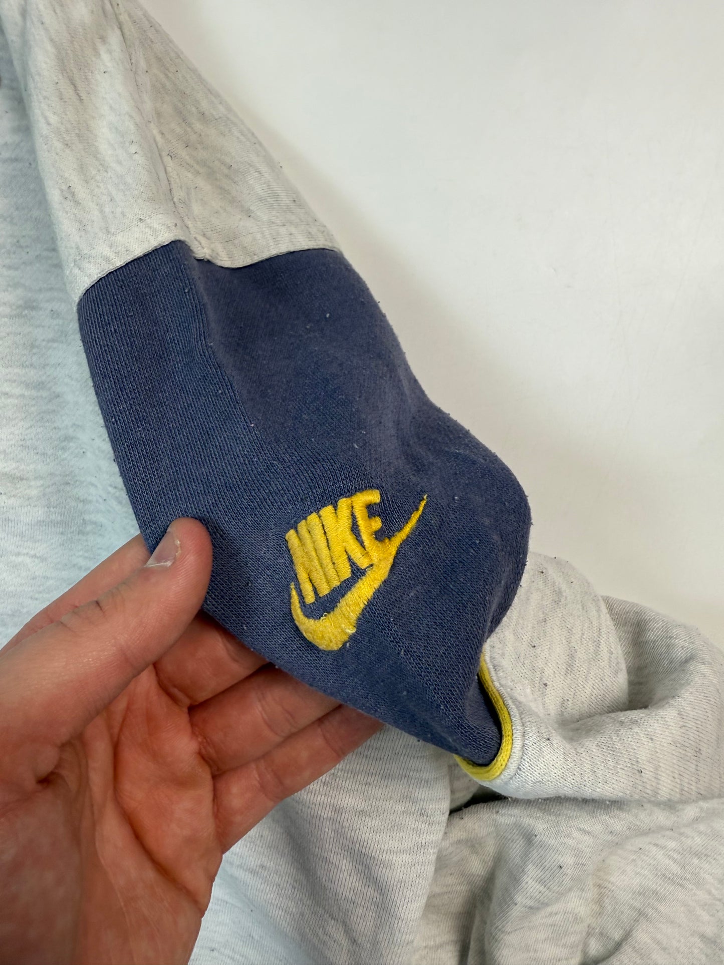 Vintage 90s Nike spell out sweatshirt (L)