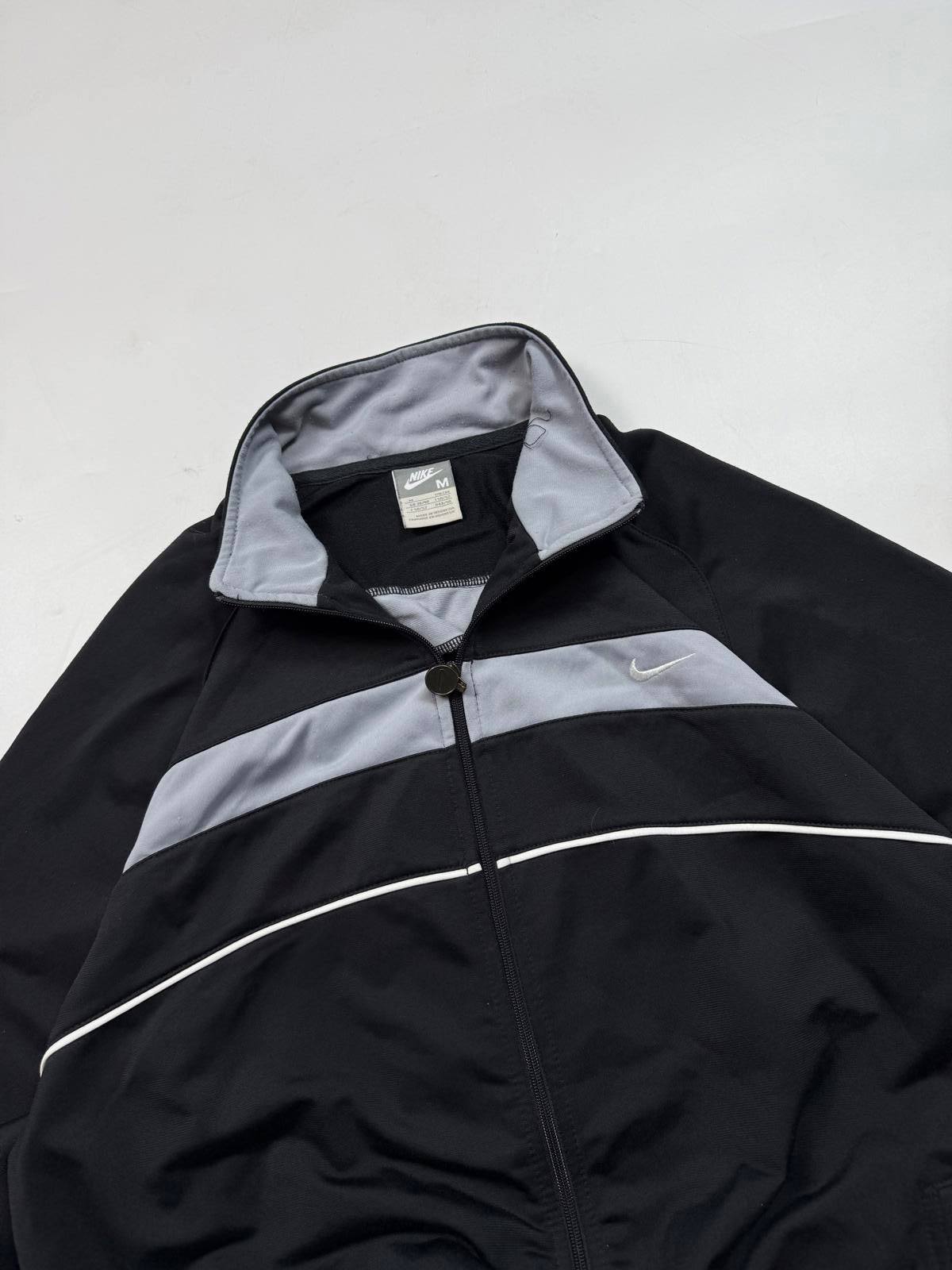 Vintage Nike track jacket (M)