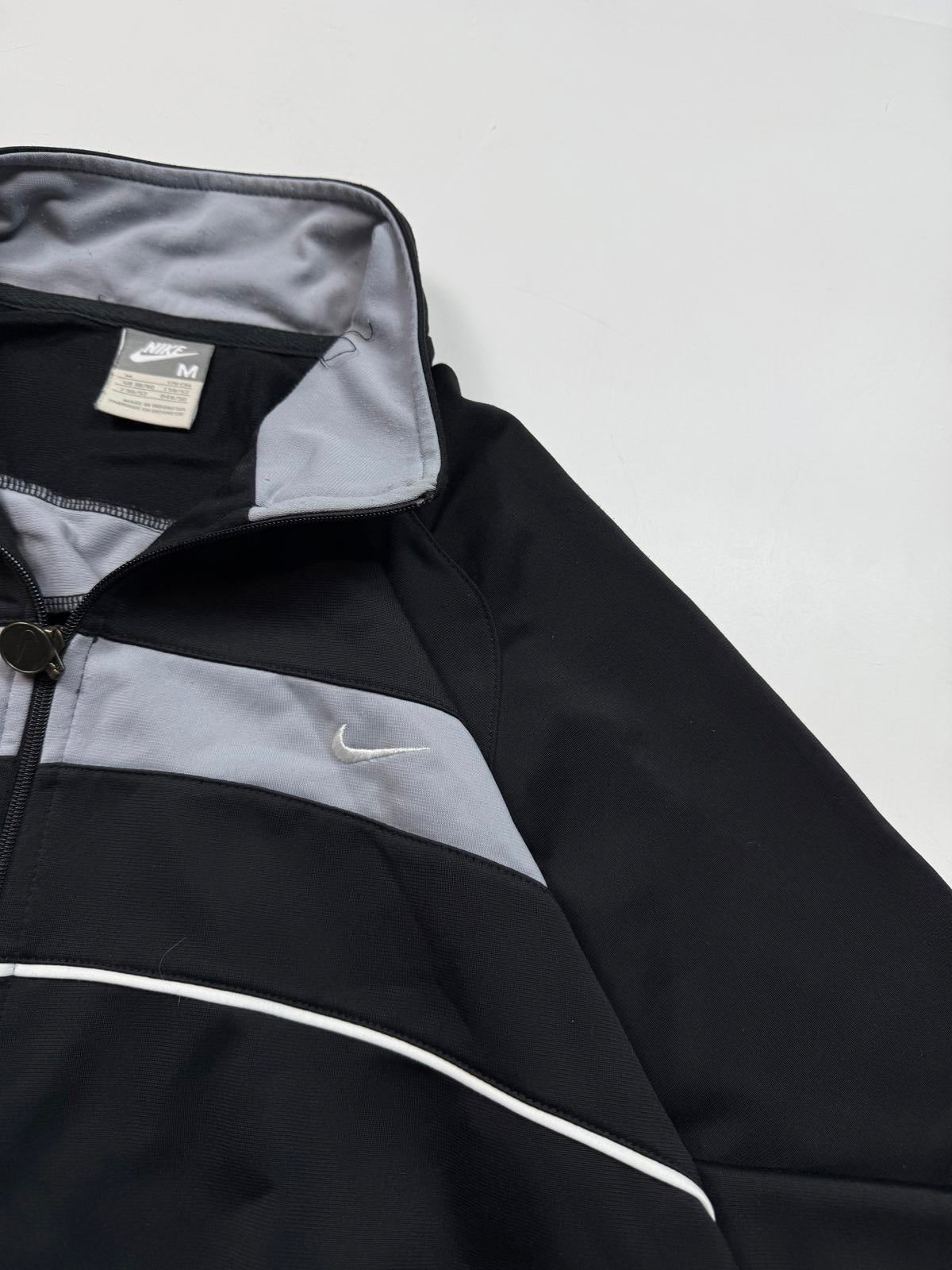 Vintage Nike track jacket (M)