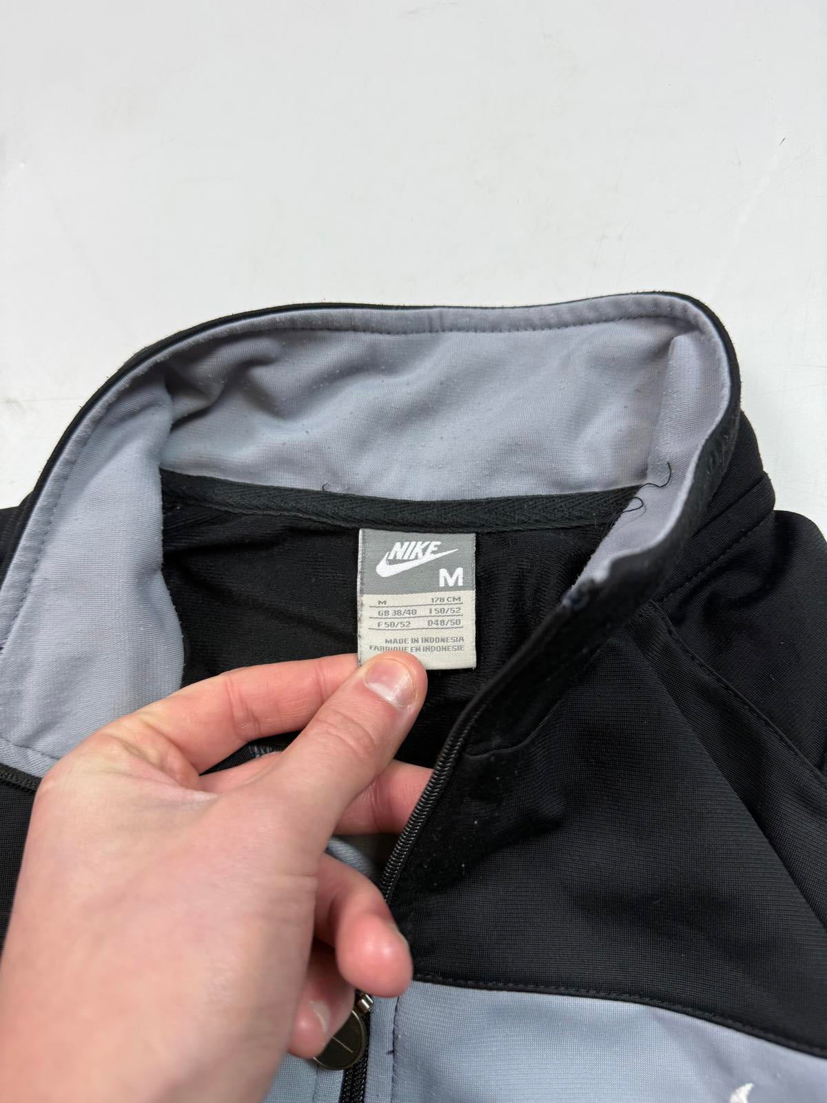 Vintage Nike track jacket (M)