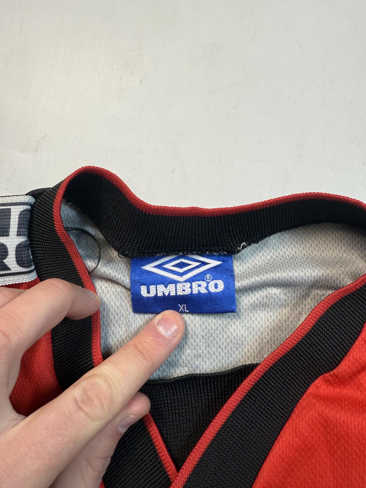 Vintage AJAX 1996/97 Umbro training football shirt (XL)