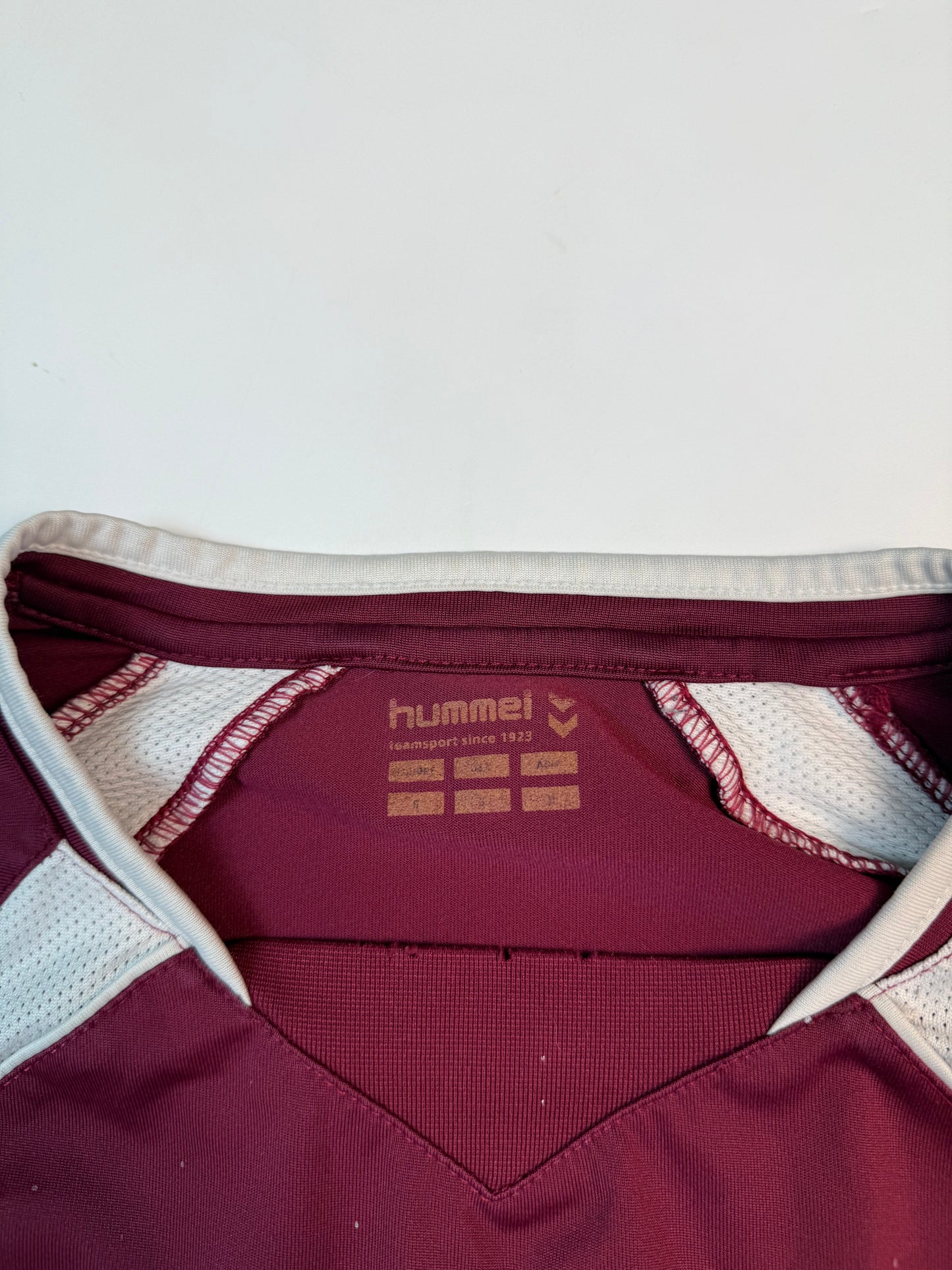 Vintage Hearts 2006/07 Hummel football shirt (S)