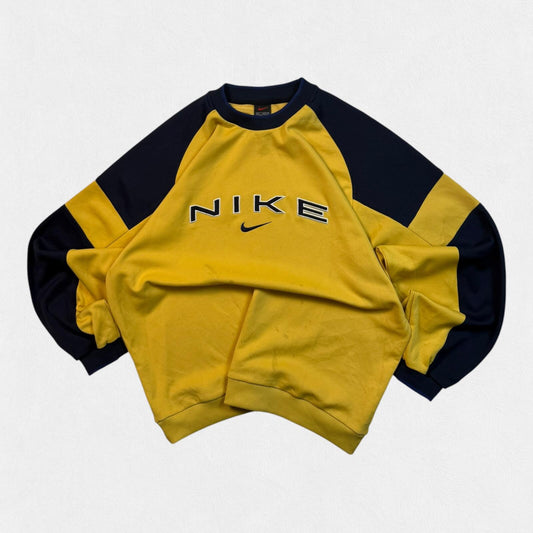 Vintage 90s Nike spell out sweatshirt (L)