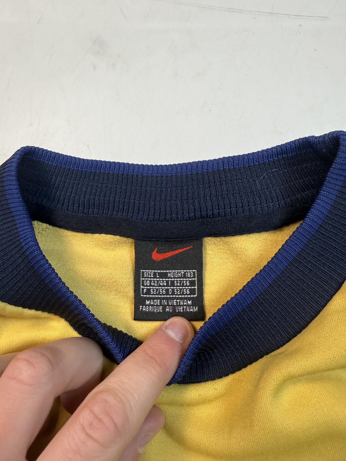 Vintage 90s Nike spell out sweatshirt (L)