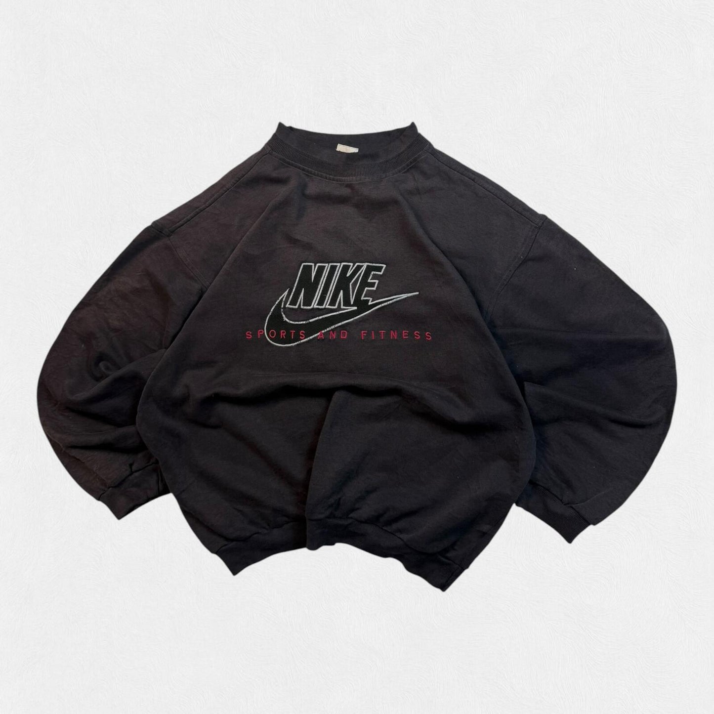 Vintage 90s Nike sports & fitness centre logo sweatshirt (L)
