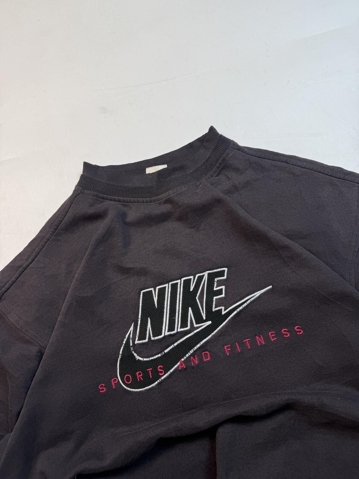 Vintage 90s Nike sports & fitness centre logo sweatshirt (L)