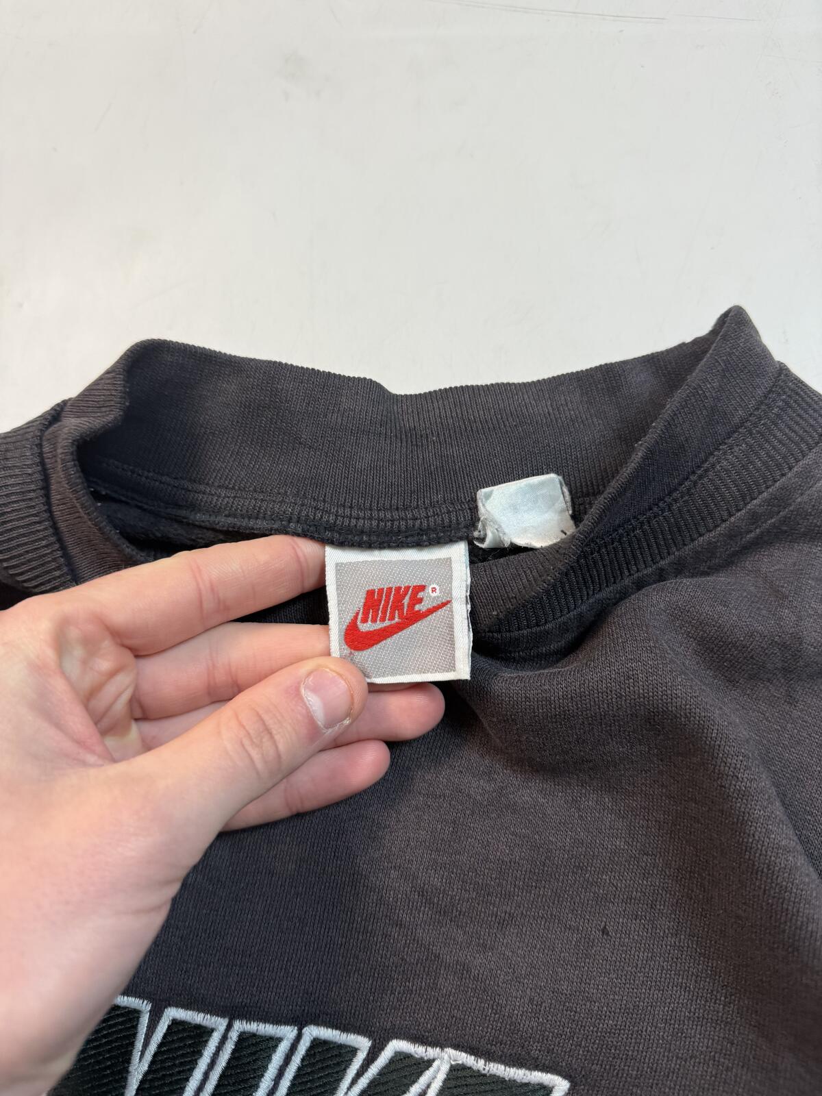 Vintage 90s Nike sports & fitness centre logo sweatshirt (L)