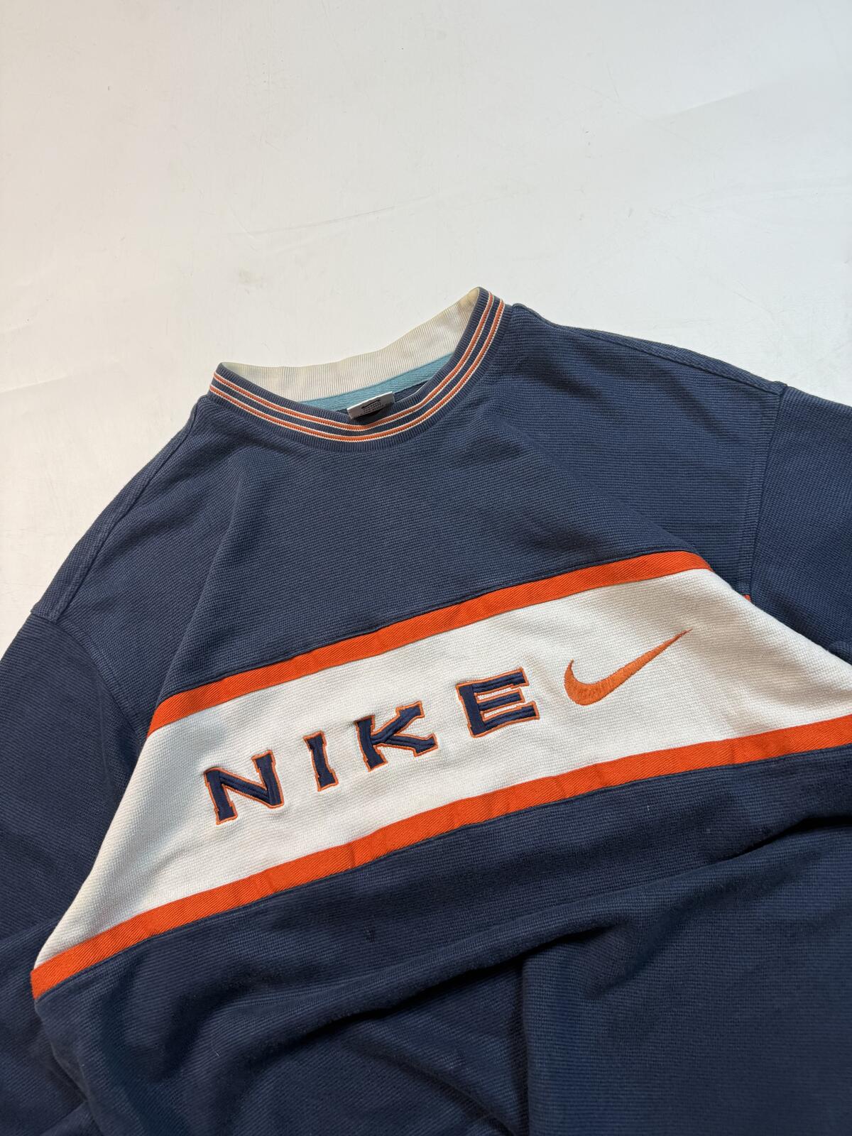 Vintage 90s Nike spell out sweatshirt (L)