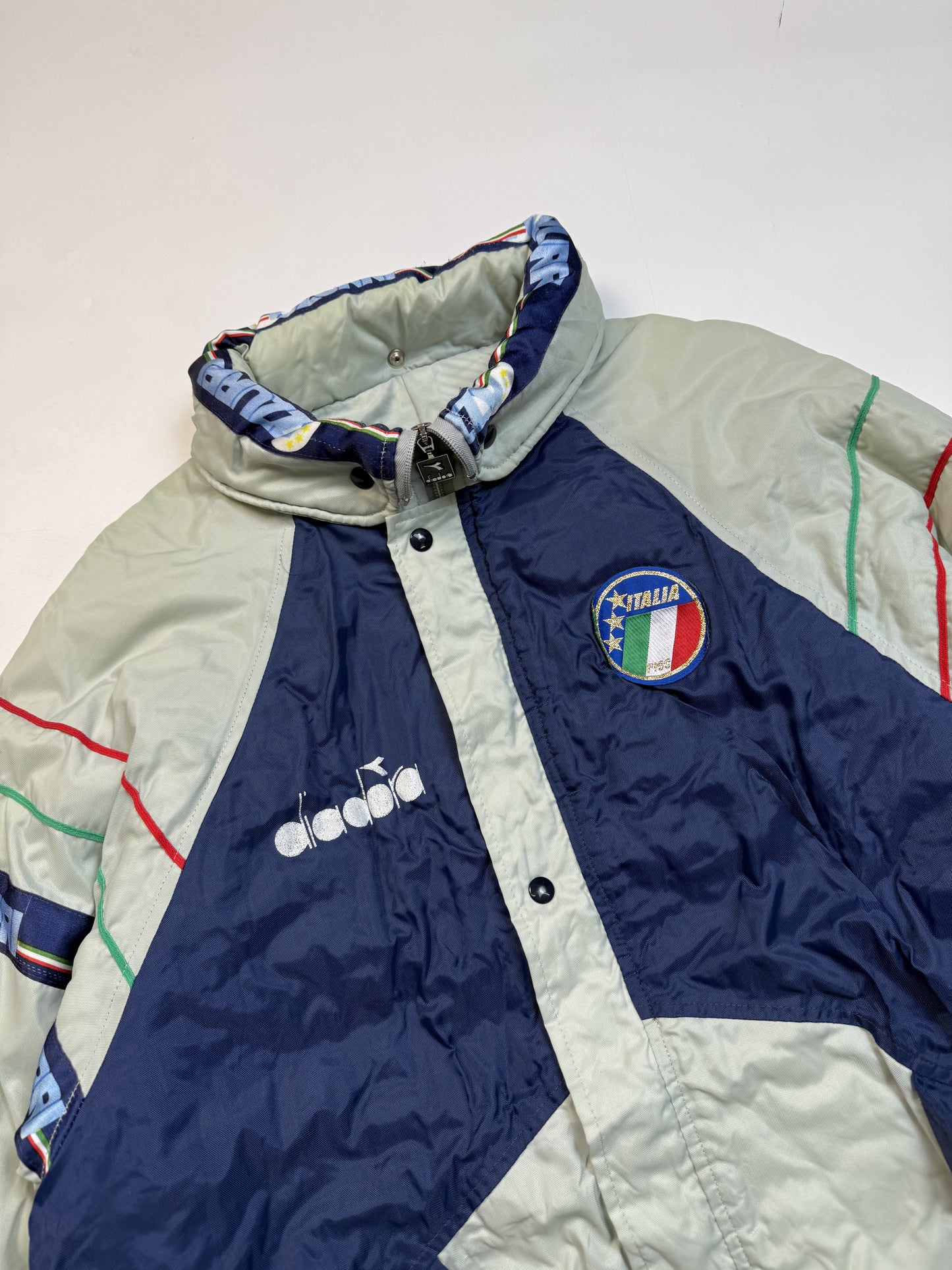 Vintage Italy 1986 Diadora football jacket (L)