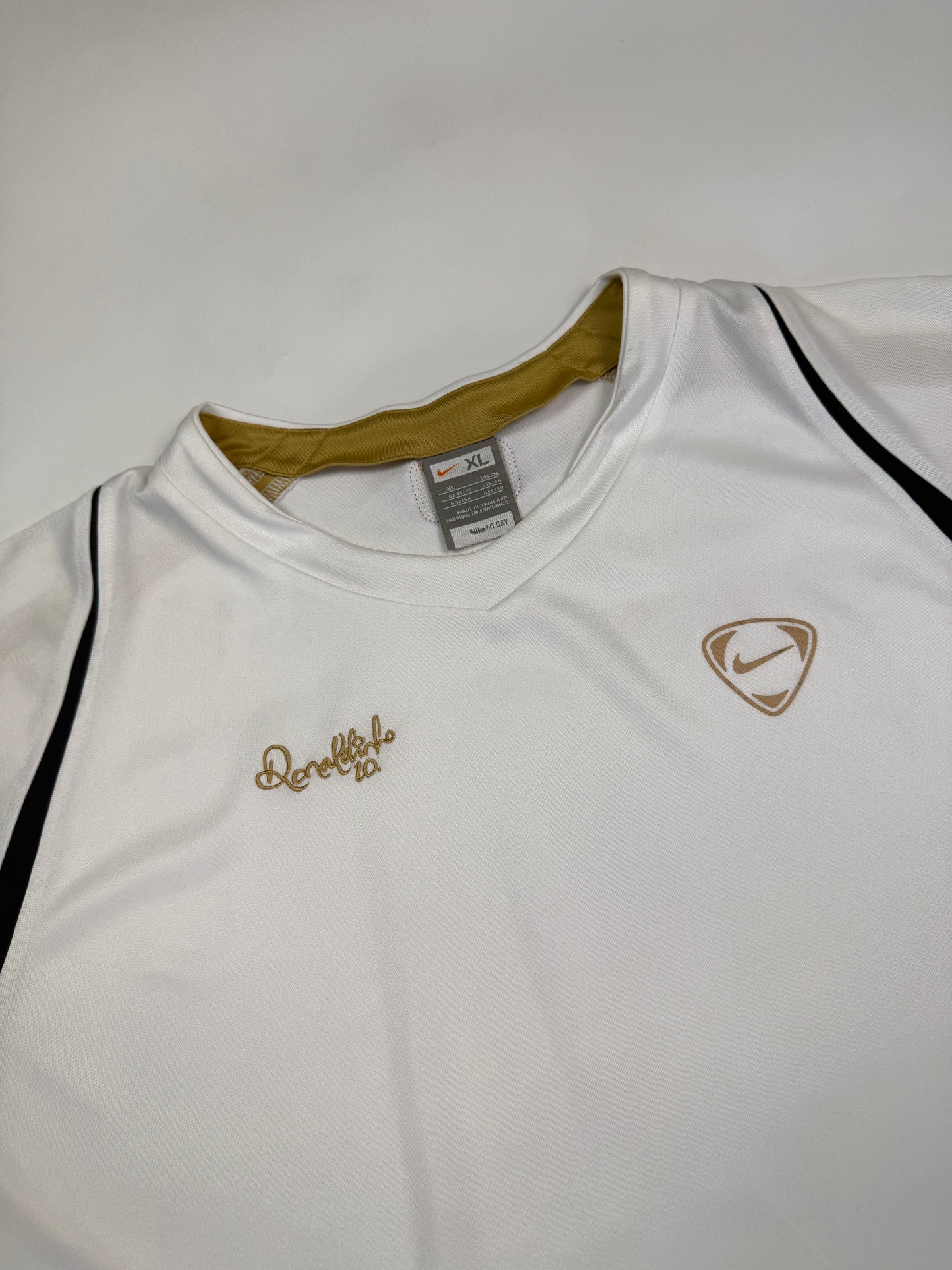 Vintage Nike Ronaldinho football tee (XL)