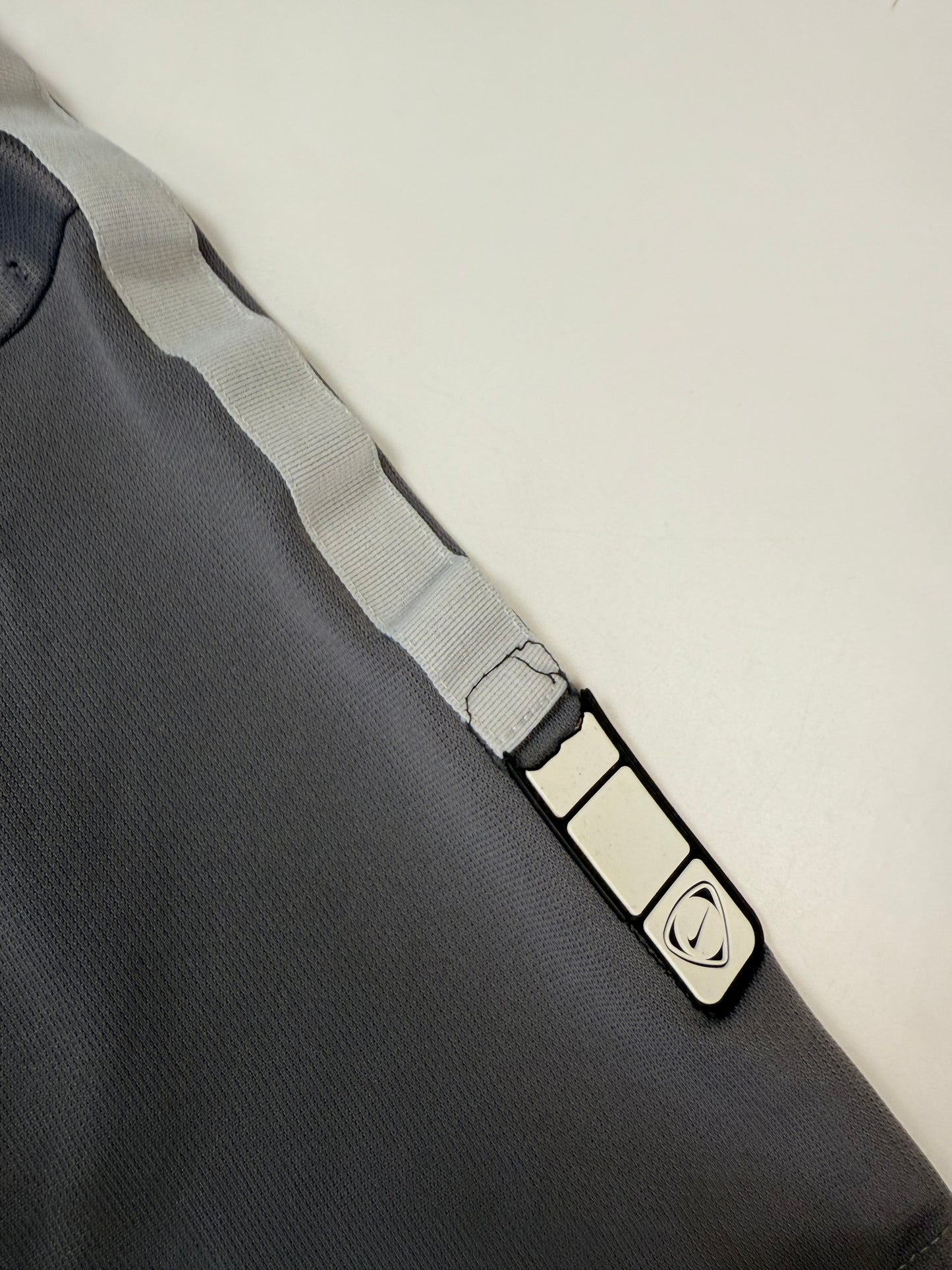 Vintage Nike shield football side stripe tee (L)