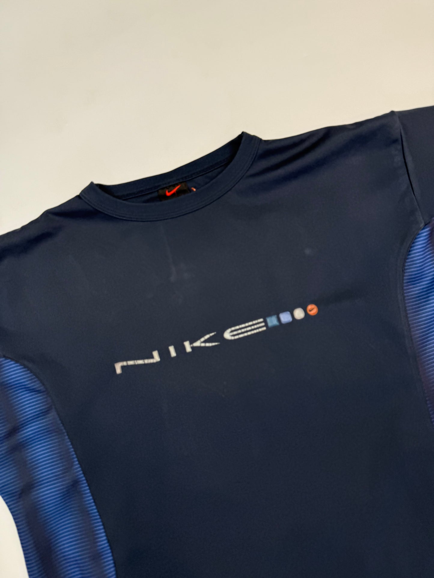 Vintage 90s Nike spell out sport tee (M)