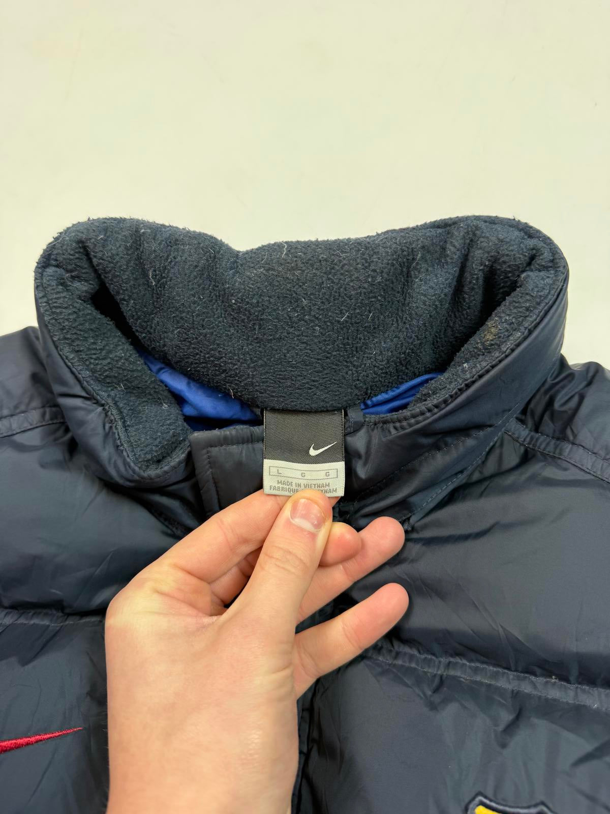 Vintage 2000s Barcelona Nike football puffer jacket (L)