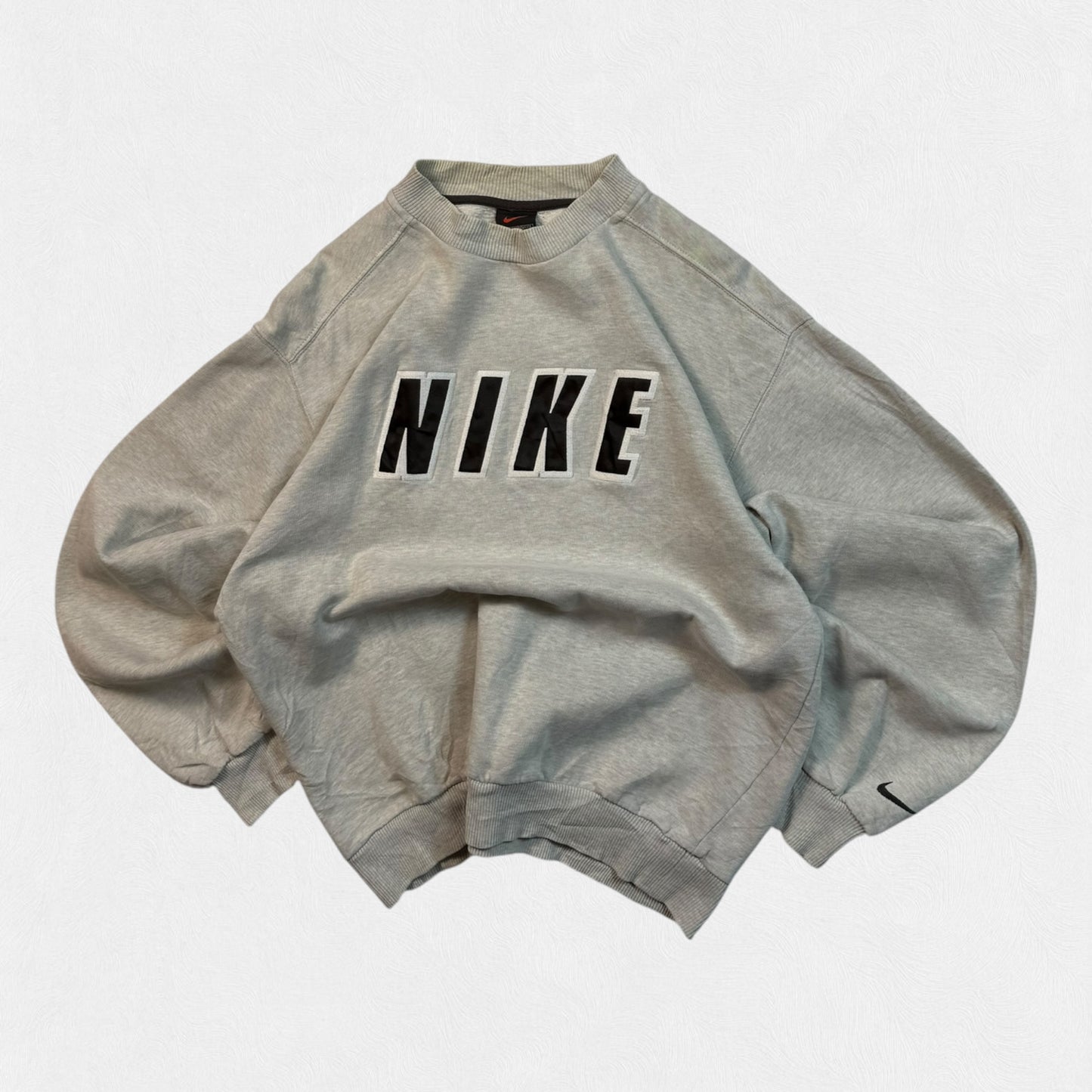 Vintage 90s Nike spell out sweatshirt (M)