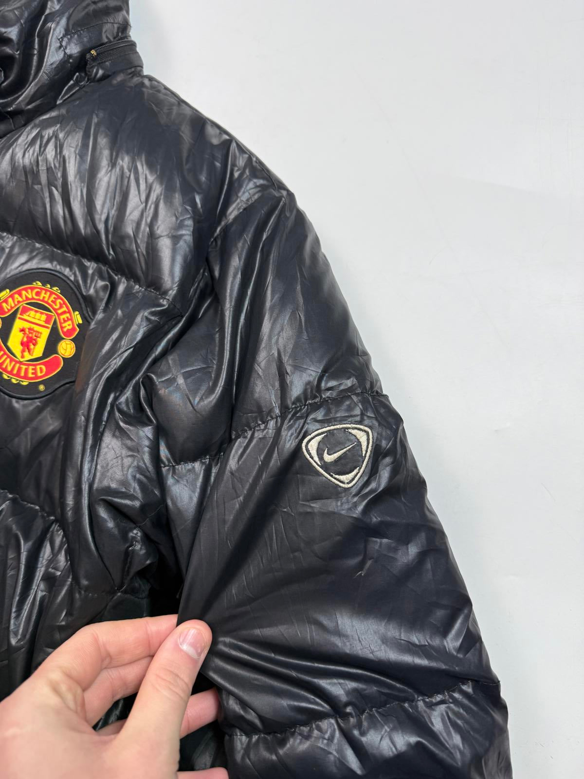 Vintage Manchester United Nike football puffer jacket (XL)