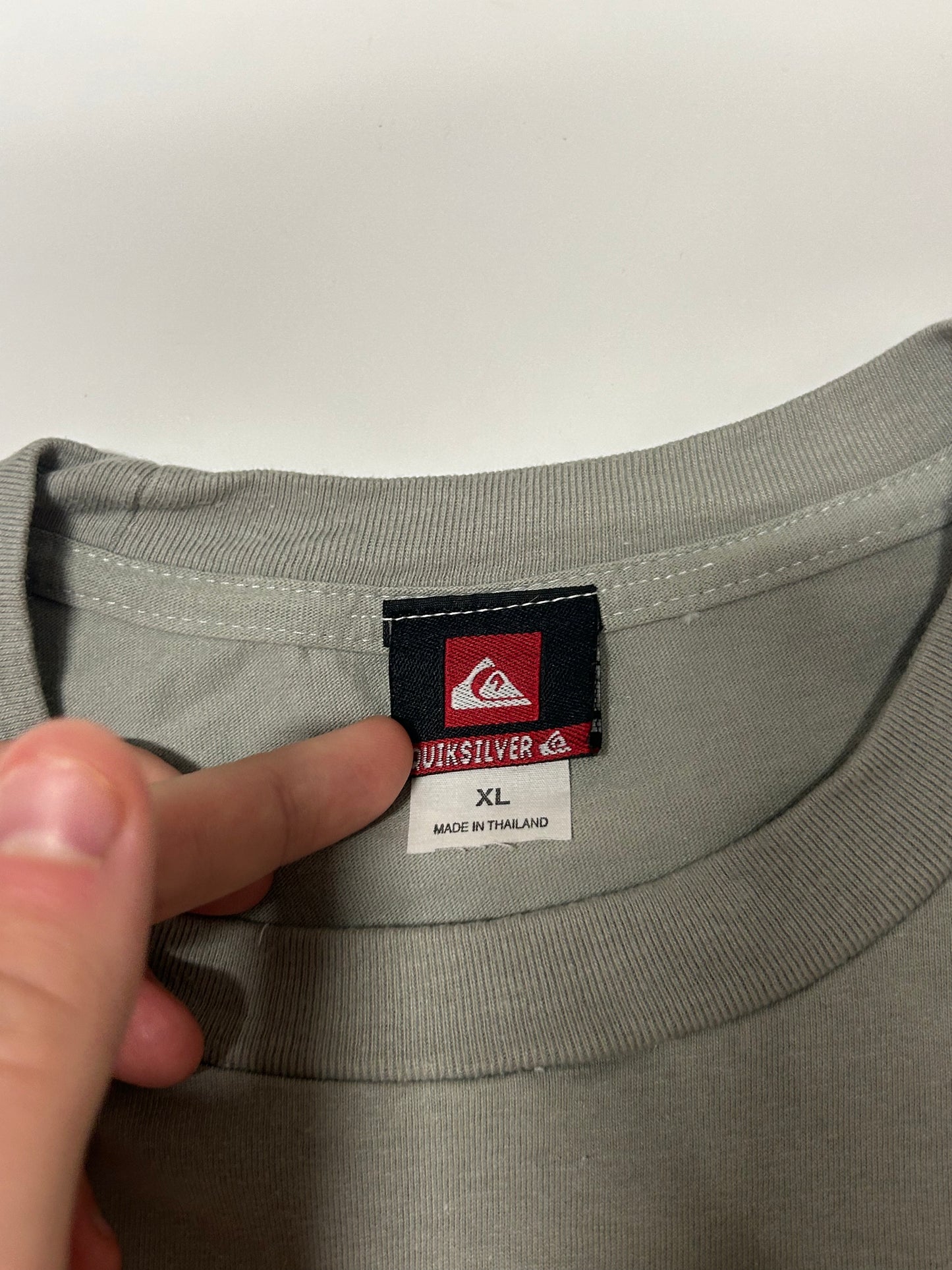 Quiksilver graphic tee (XL)