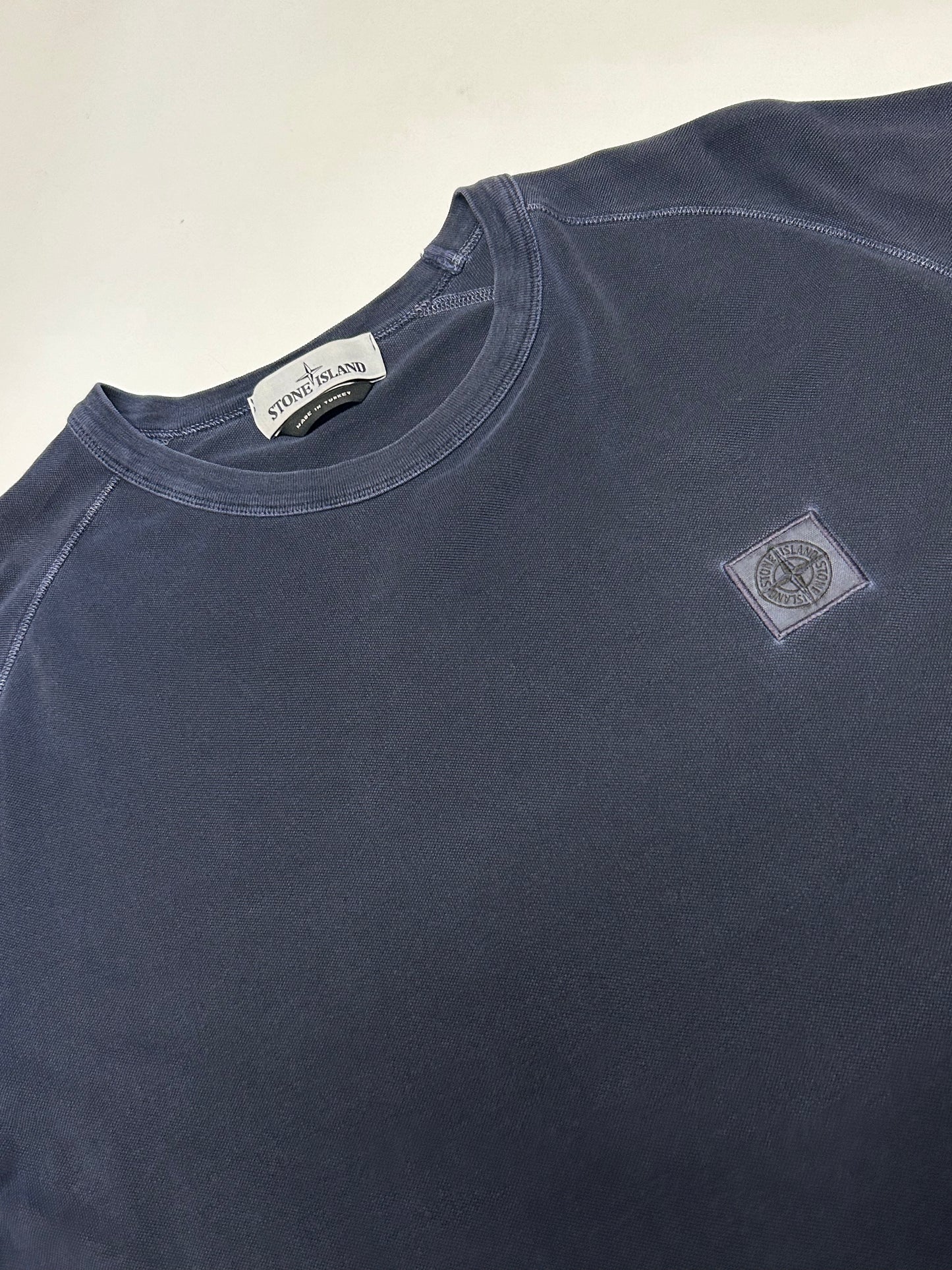 Stone Island pigment dye tee (L)