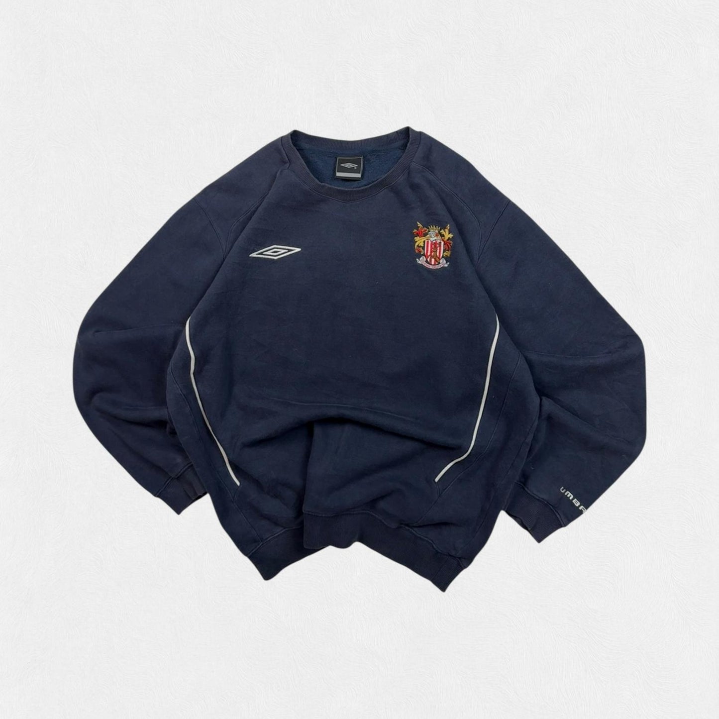 Vintage 2000s Stevenage Umbro football sweatshirt (L)