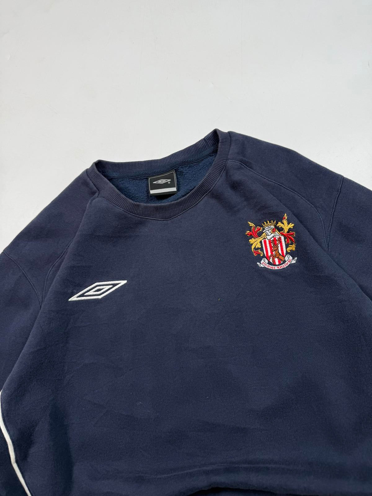 Vintage 2000s Stevenage Umbro football sweatshirt (L)