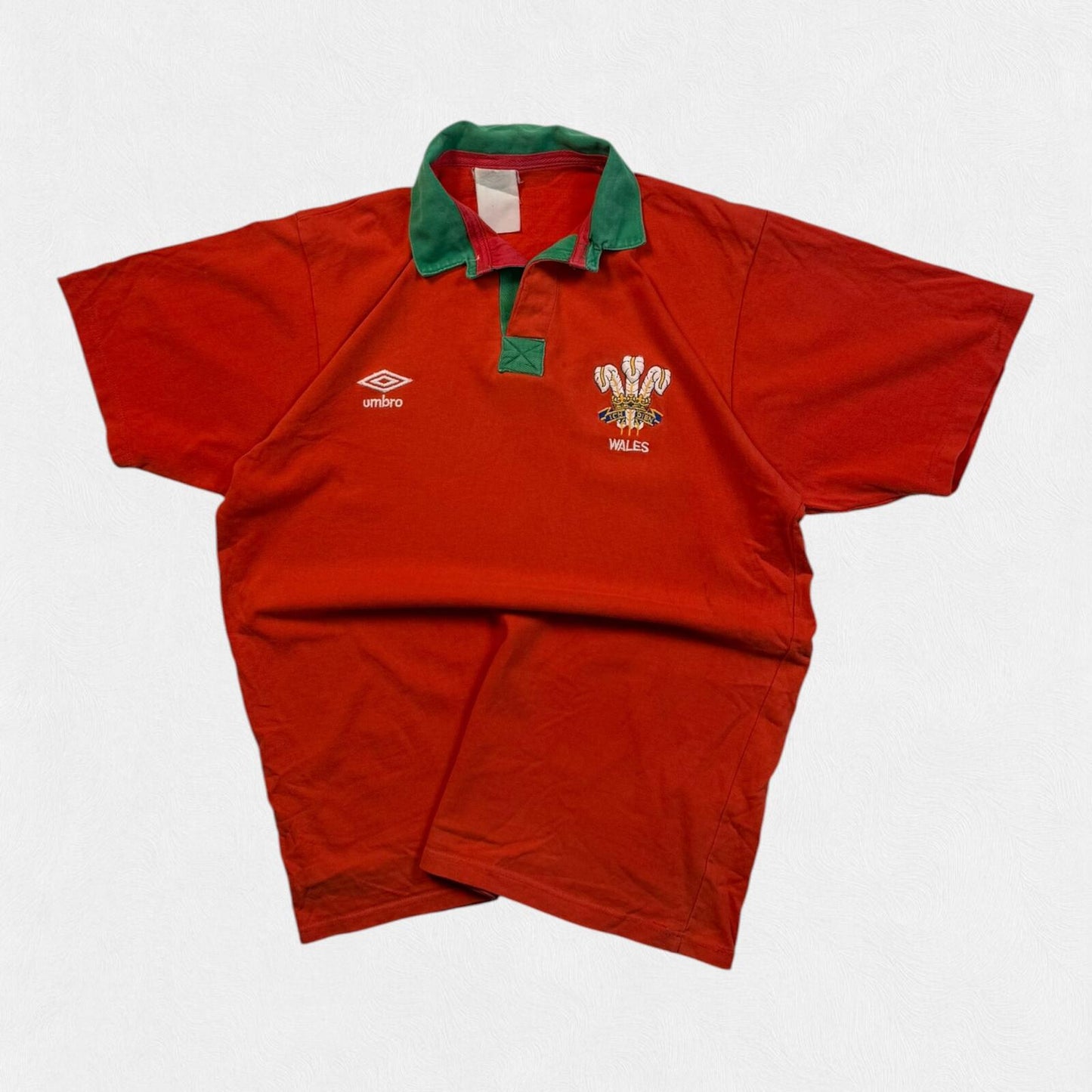 Vintage Wales 1990/91 Umbro rugby union shirt (L)