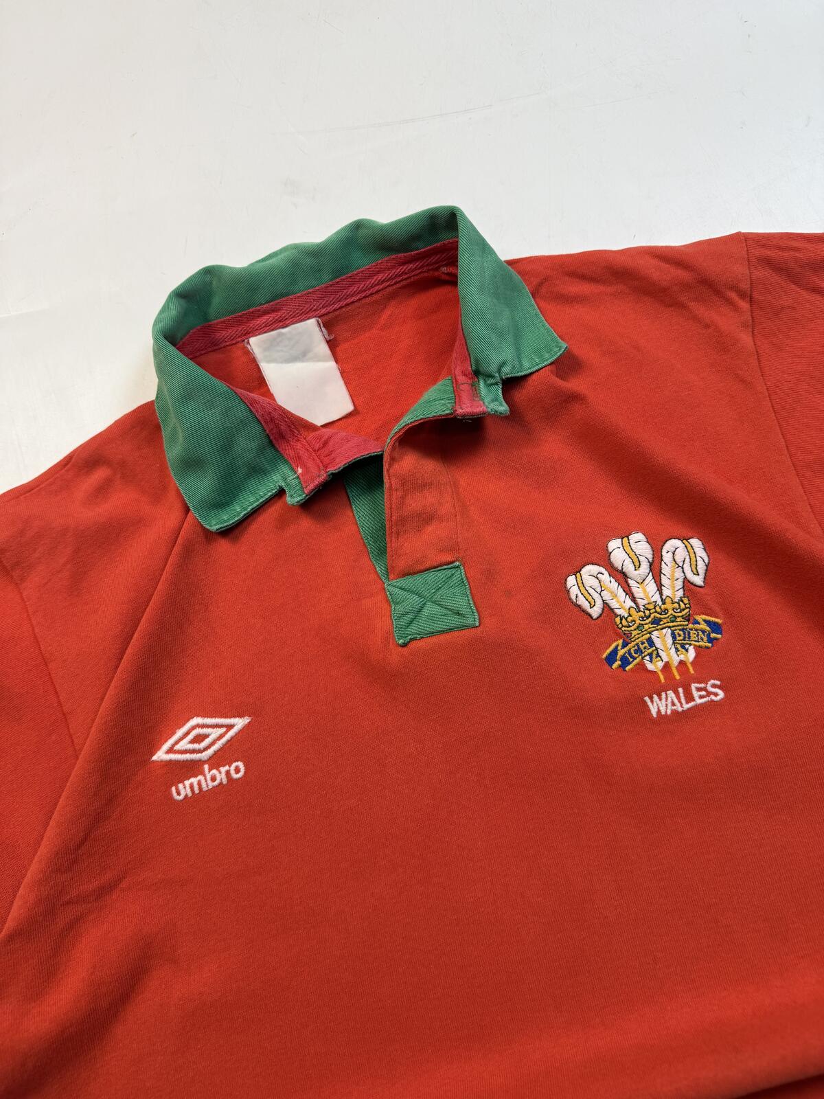 Vintage Wales 1990/91 Umbro rugby union shirt (L)