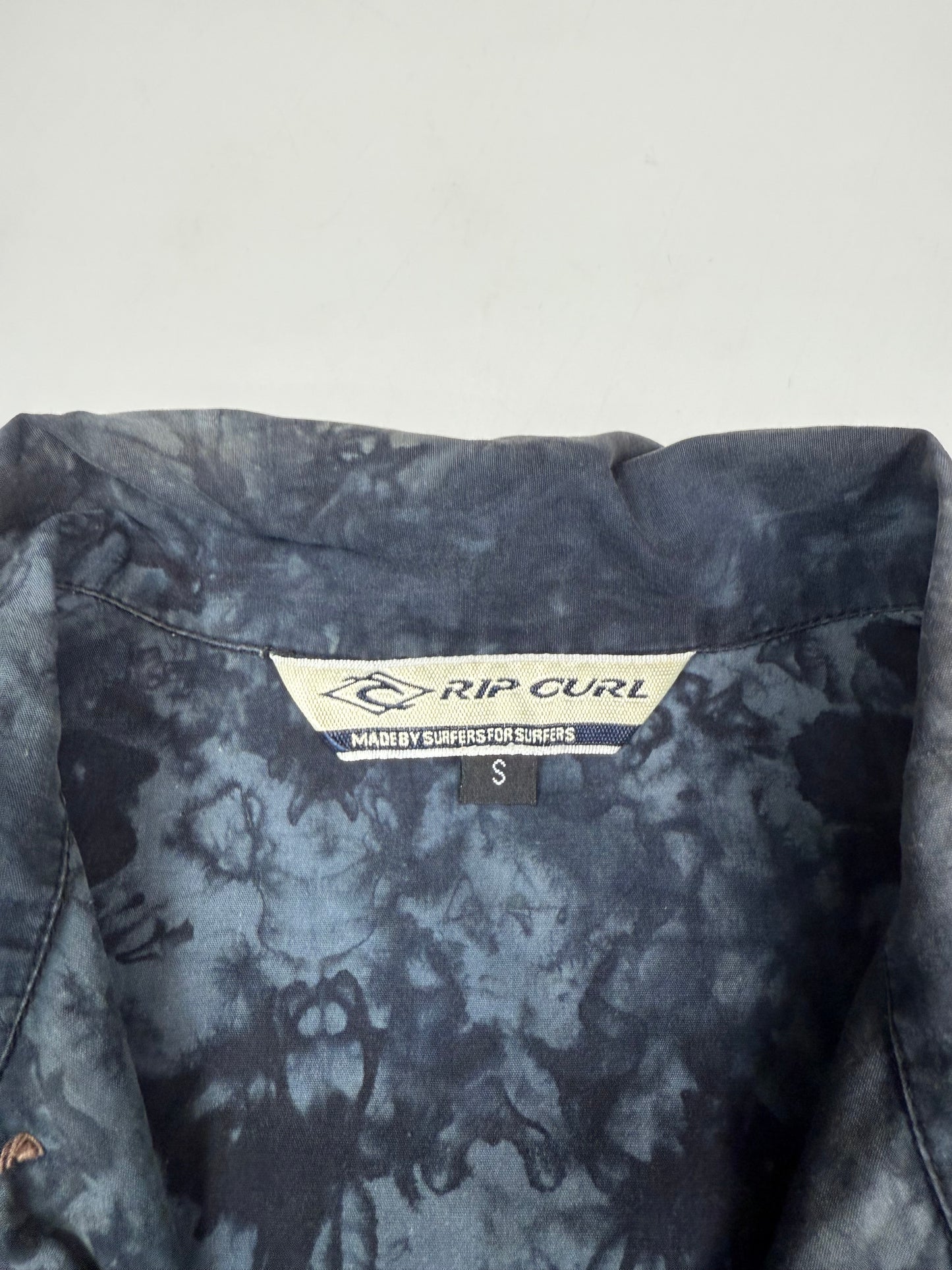 Vintage Rip curl short sleeve floral shirt (S)