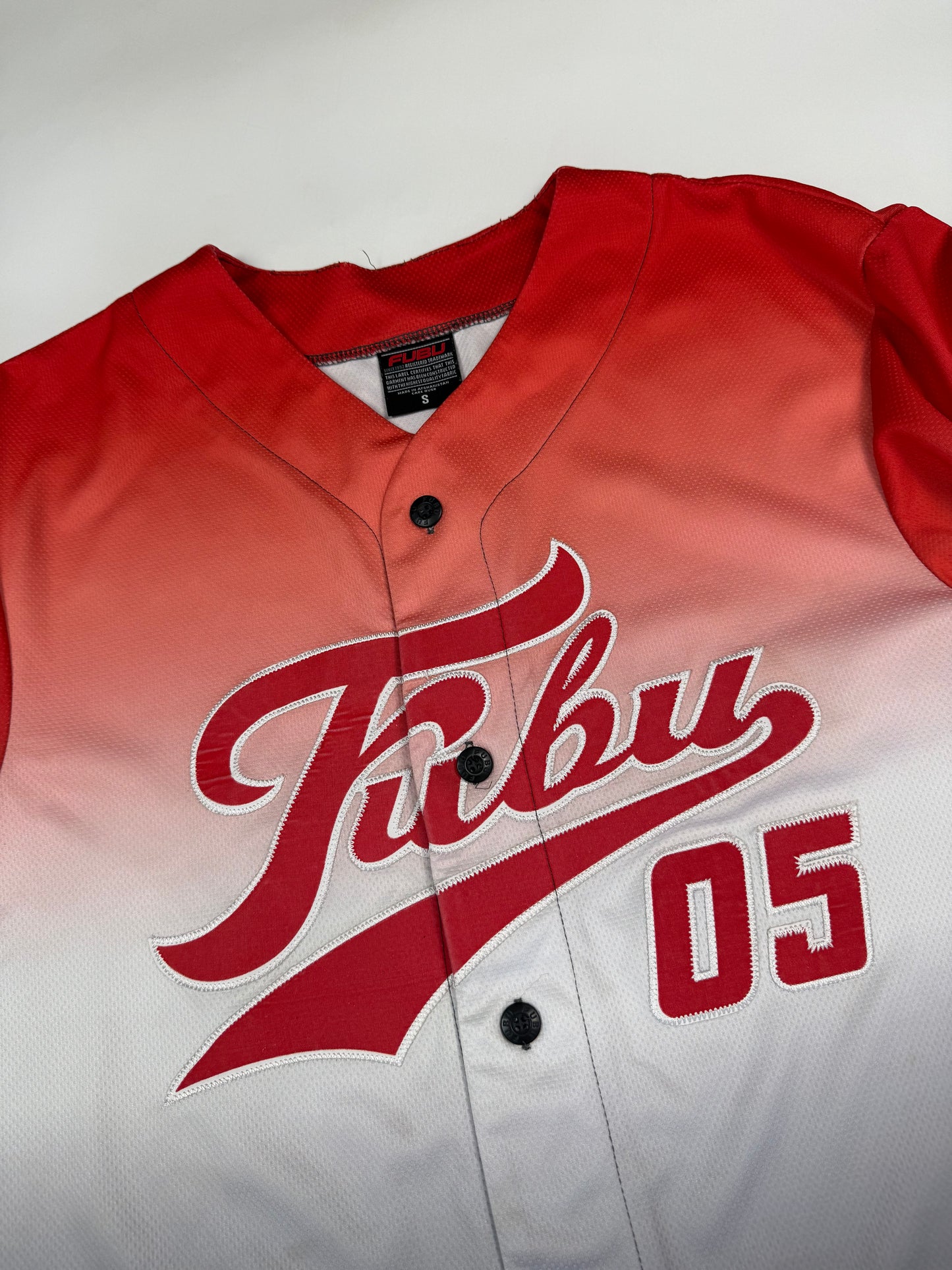 Fubu 05 baseball jersey (S)