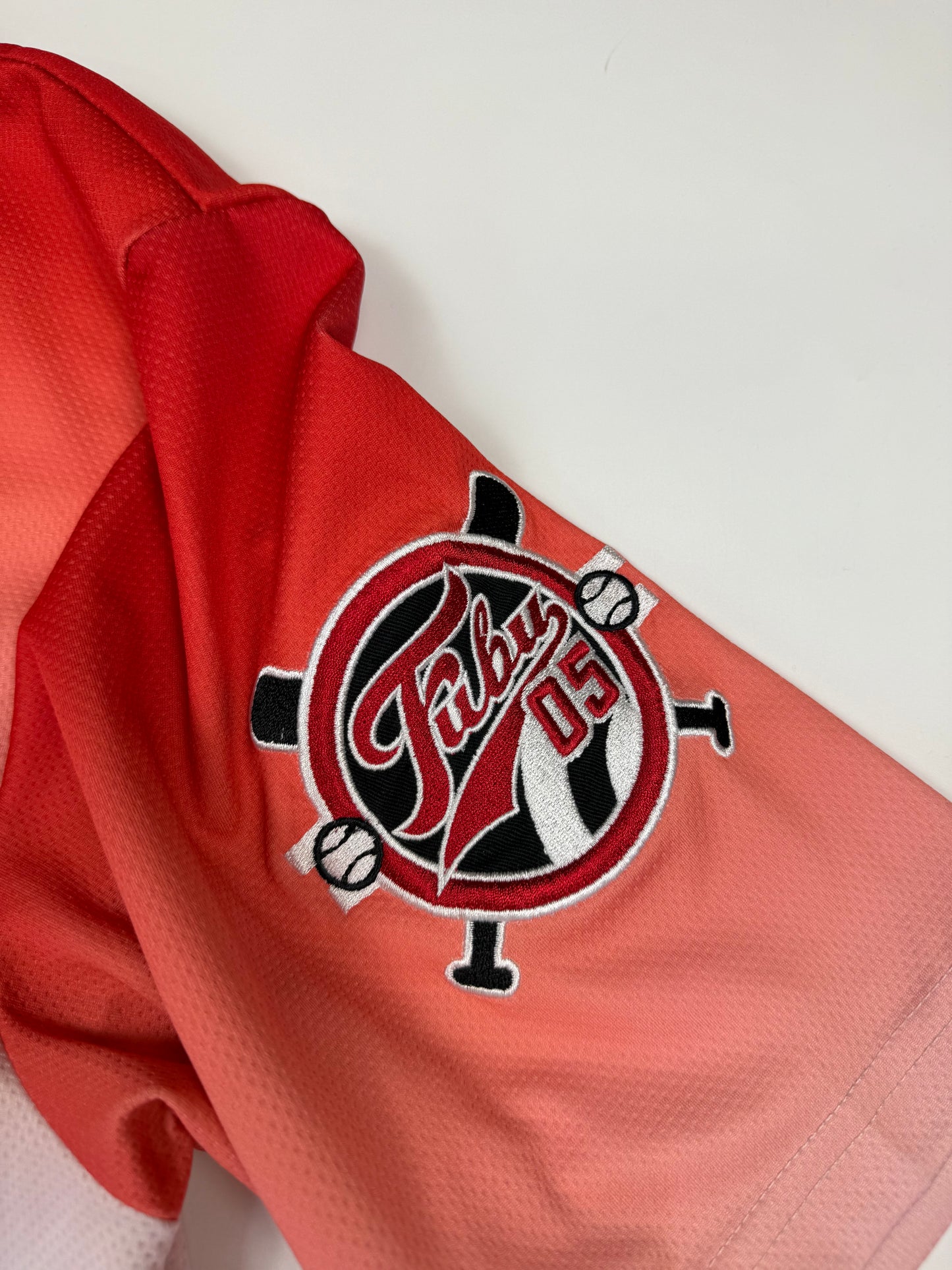 Fubu 05 baseball jersey (S)