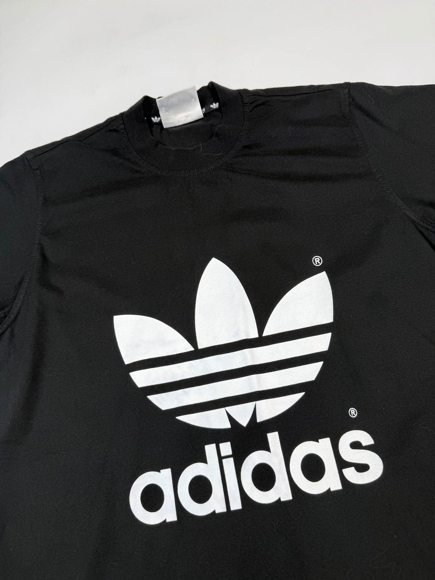 Vintage 90s Adidas originals centre logo tee (M)