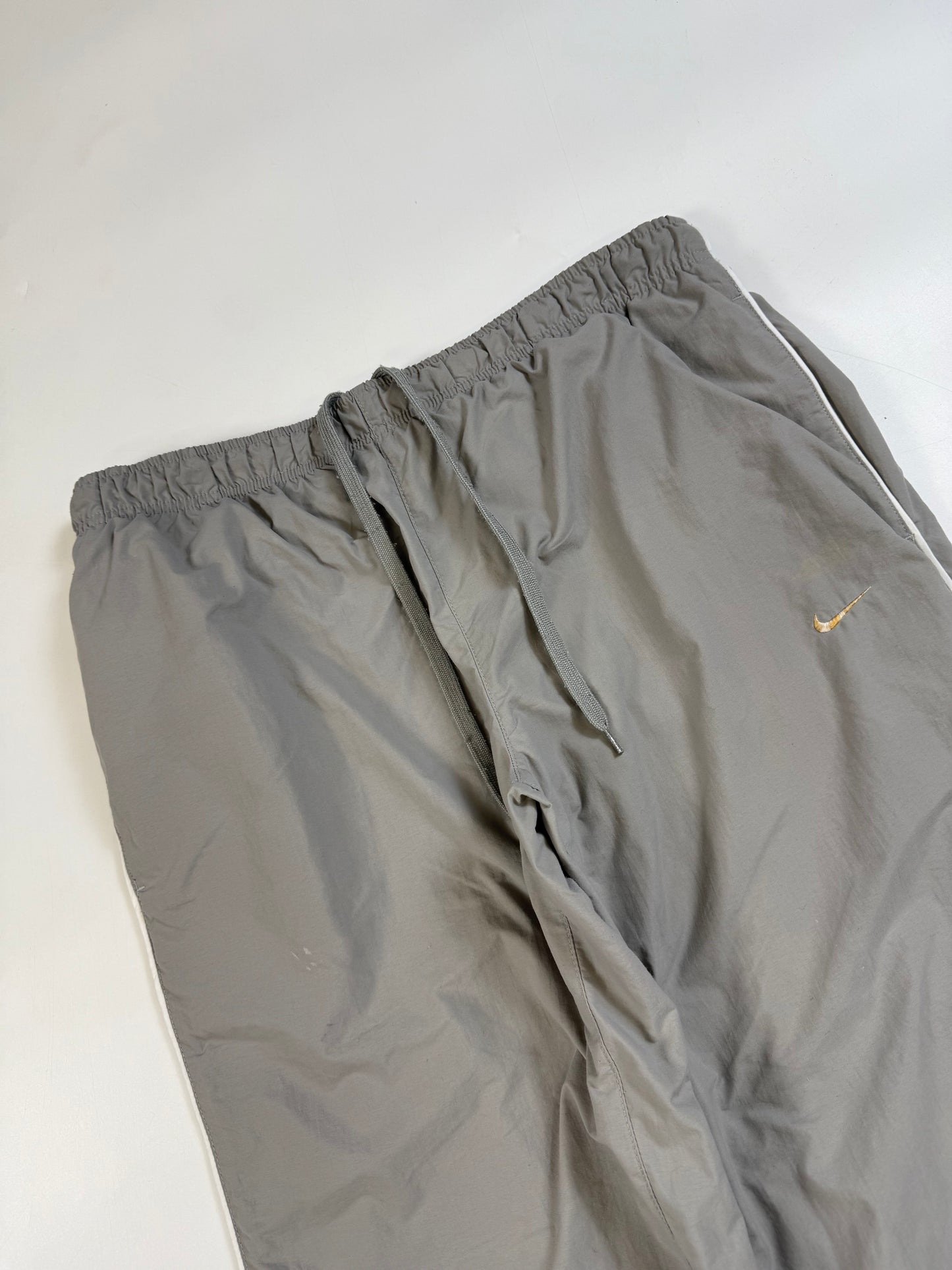 Vintage Nike baggy track pants (L)