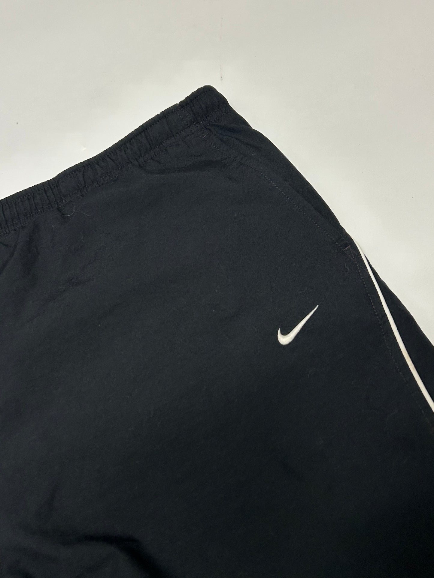 Vintage Nike mini swoosh shorts (XL)