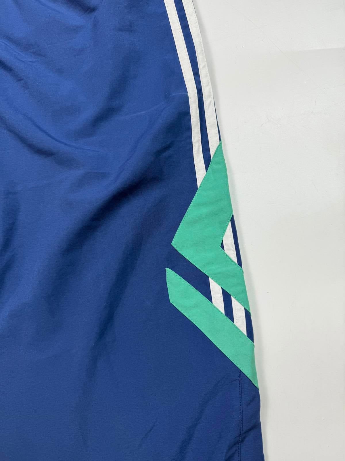 Vintage 90s adidas originals baggy track pants (M)
