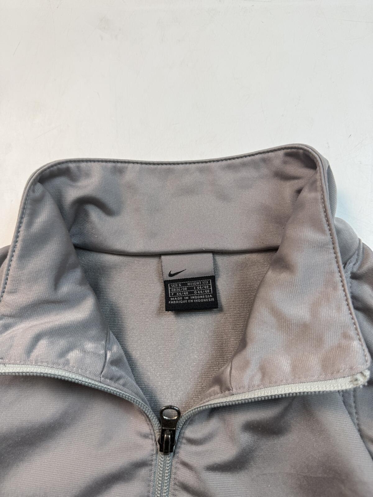 Vintage Y2K Nike small logo track jacket (S)