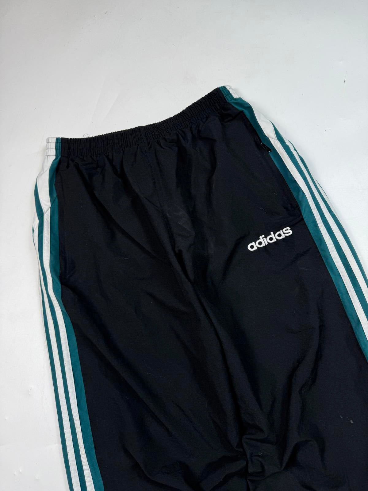 Vintage 90s adidas originals baggy track pants (M)