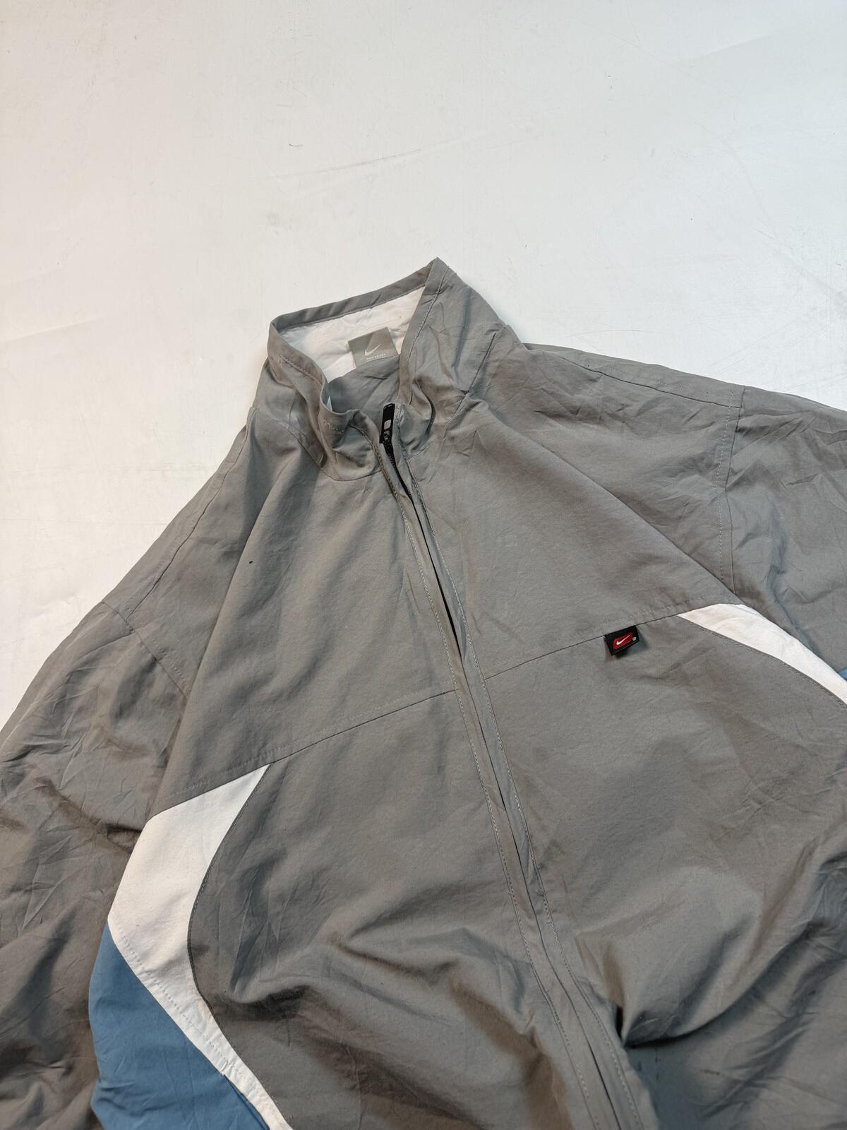 Vintage Y2K Nike track jacket (M)