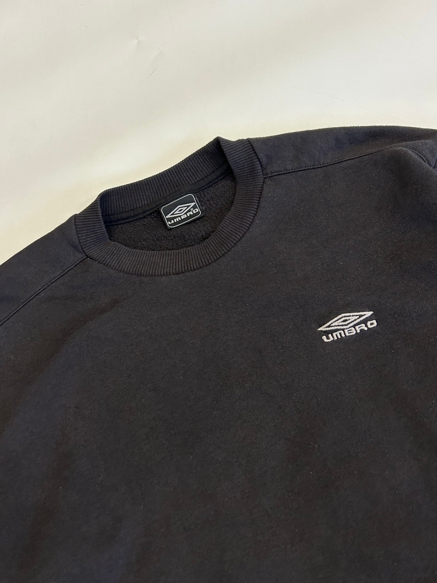 Vintage Umbro small logo sweatshirt (L)