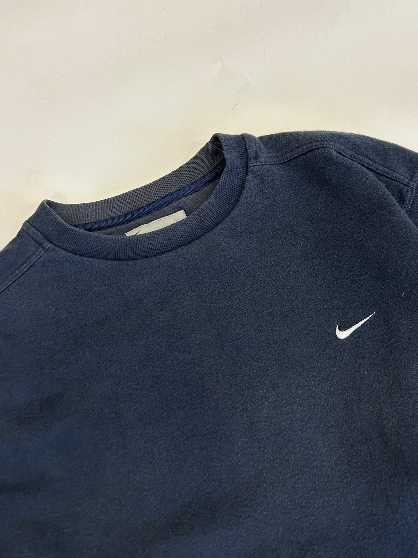 Vintage Nike mini swoosh sweatshirt (M)