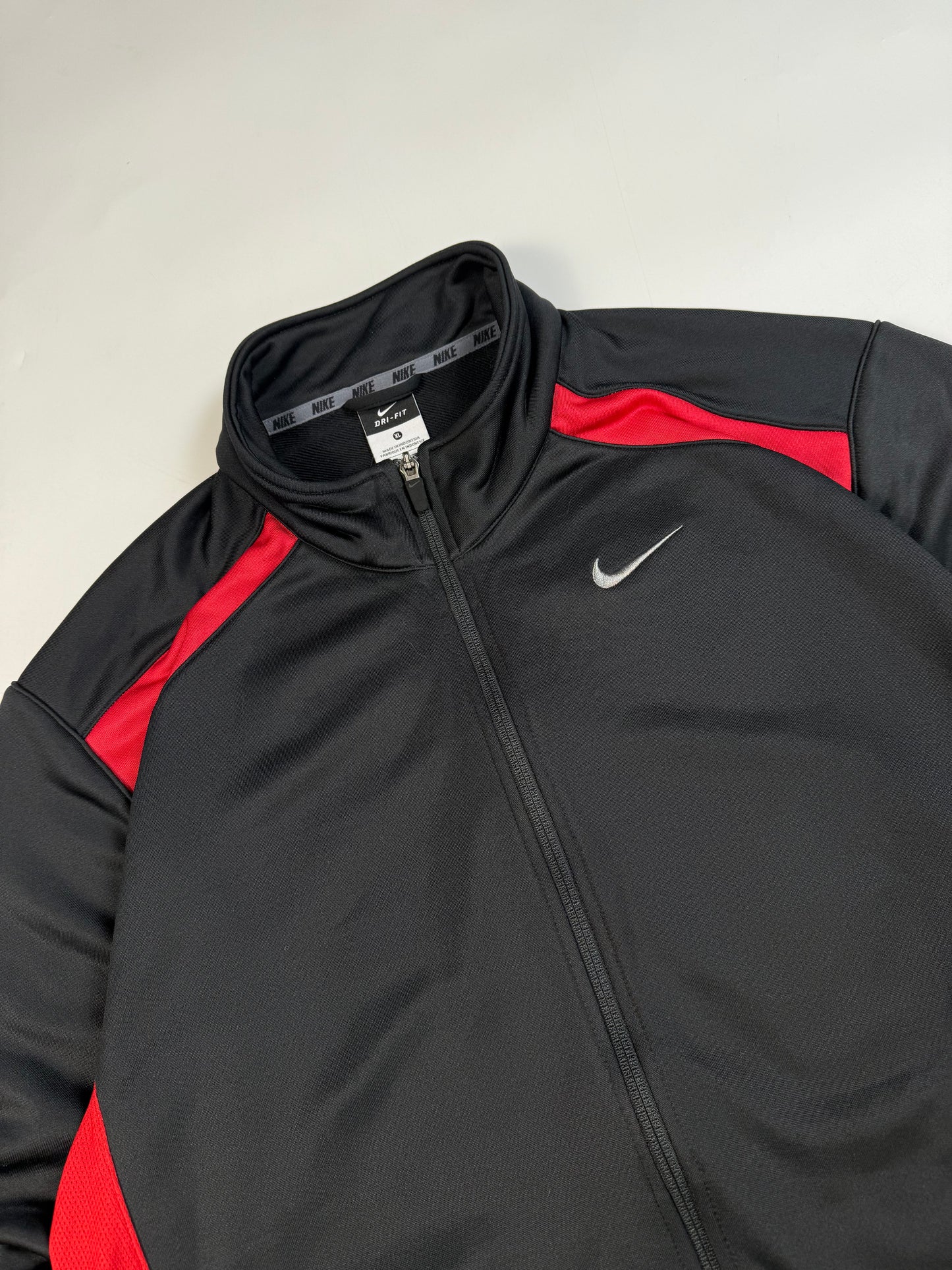 Vintage Nike mini swoosh track jacket (XL)