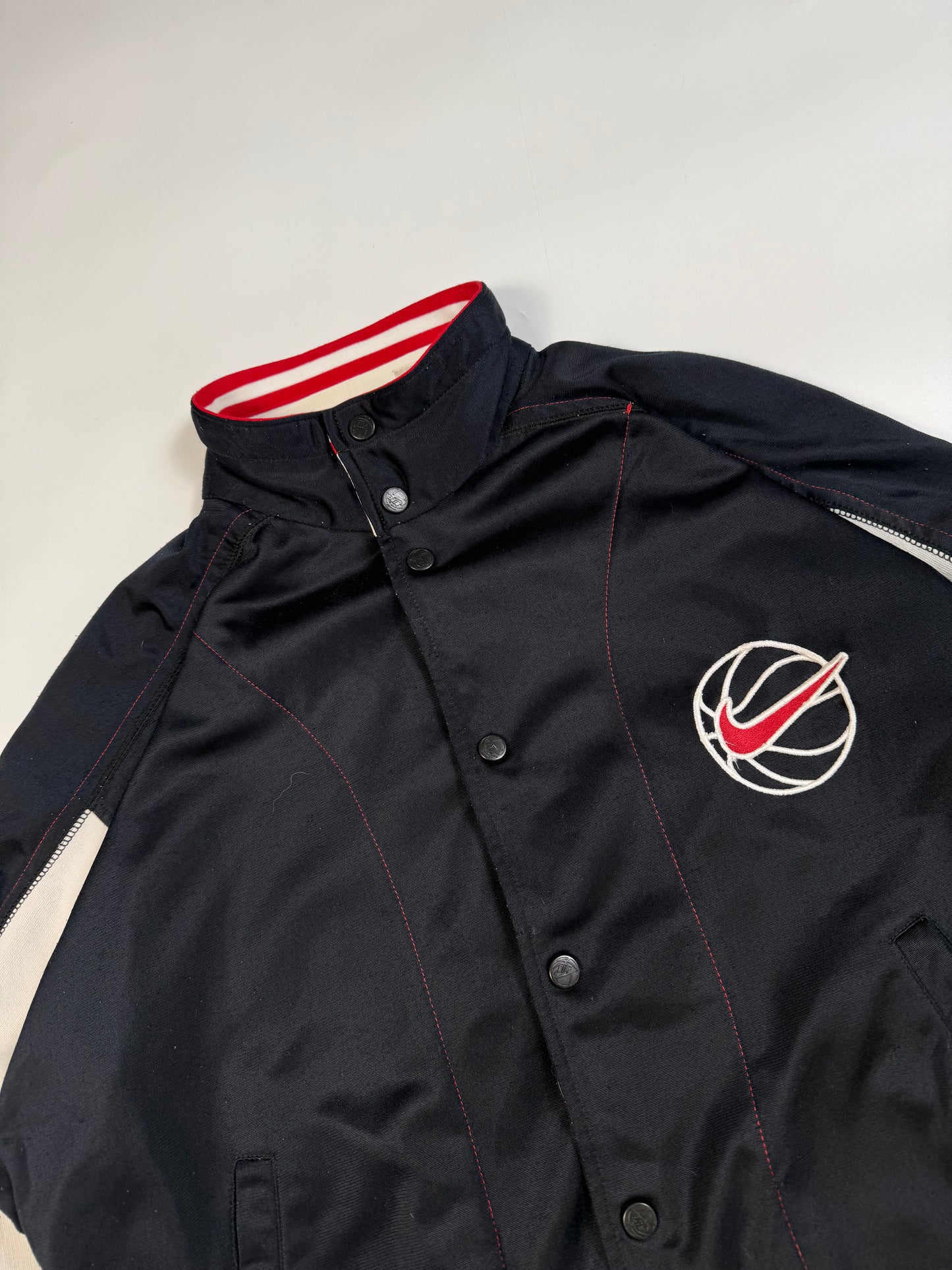 Vintage 90s Nike basketball bomber jacket (M)