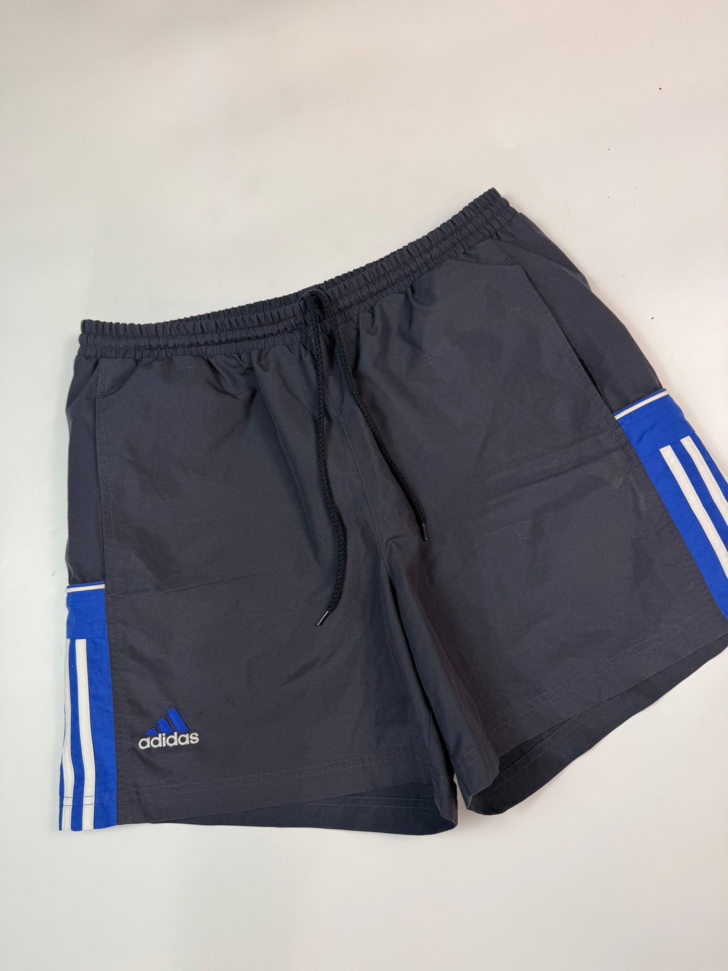 Vintage Adidas sport shorts (L)