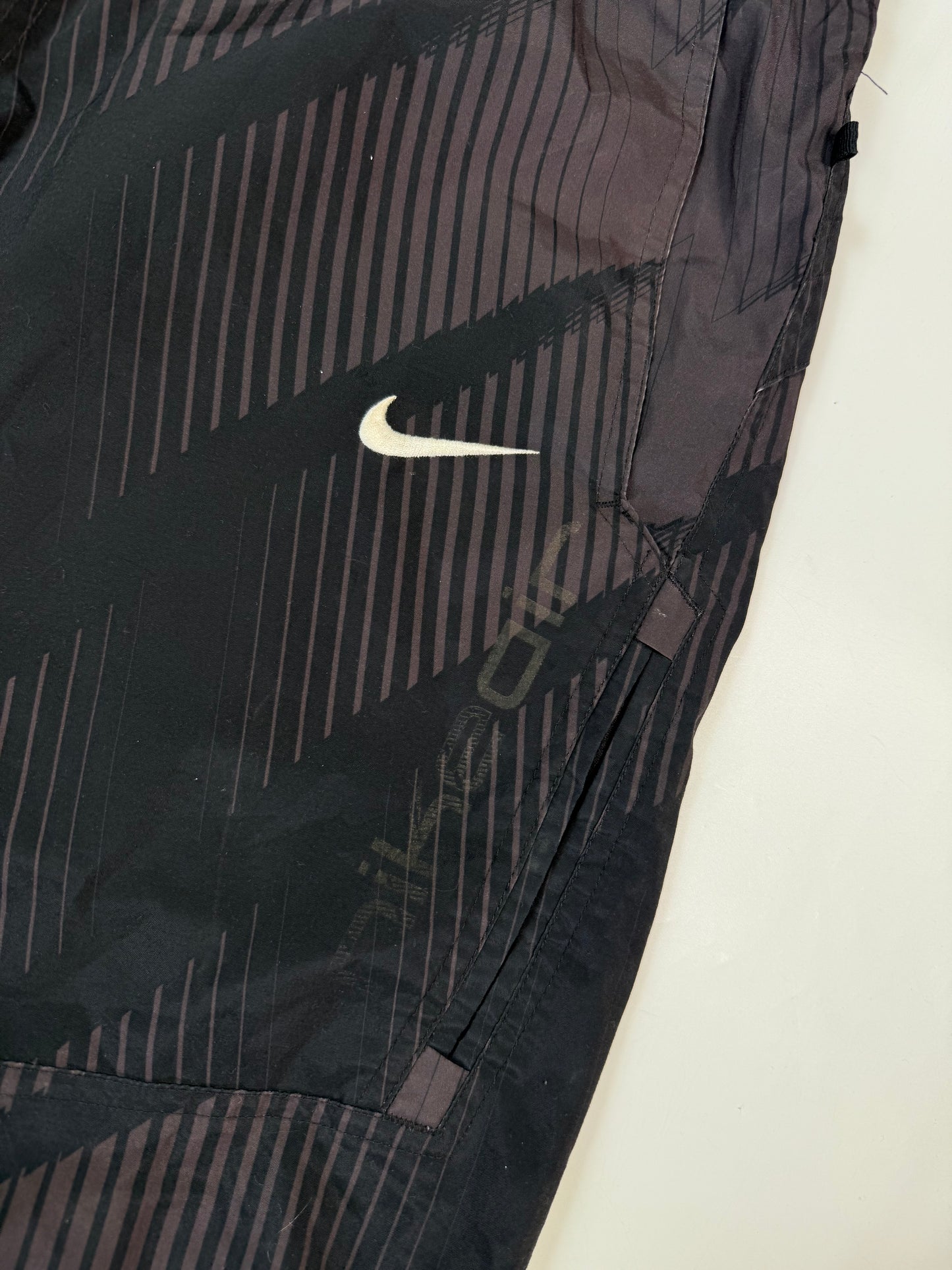 Vintage Nike air baggy patterned sport shorts (L)