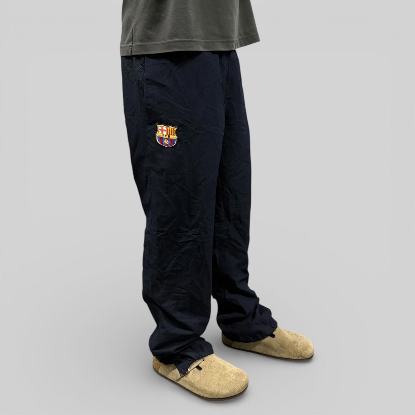 Vintage Barcelona 2007/08 Nike baggy track pants (M)