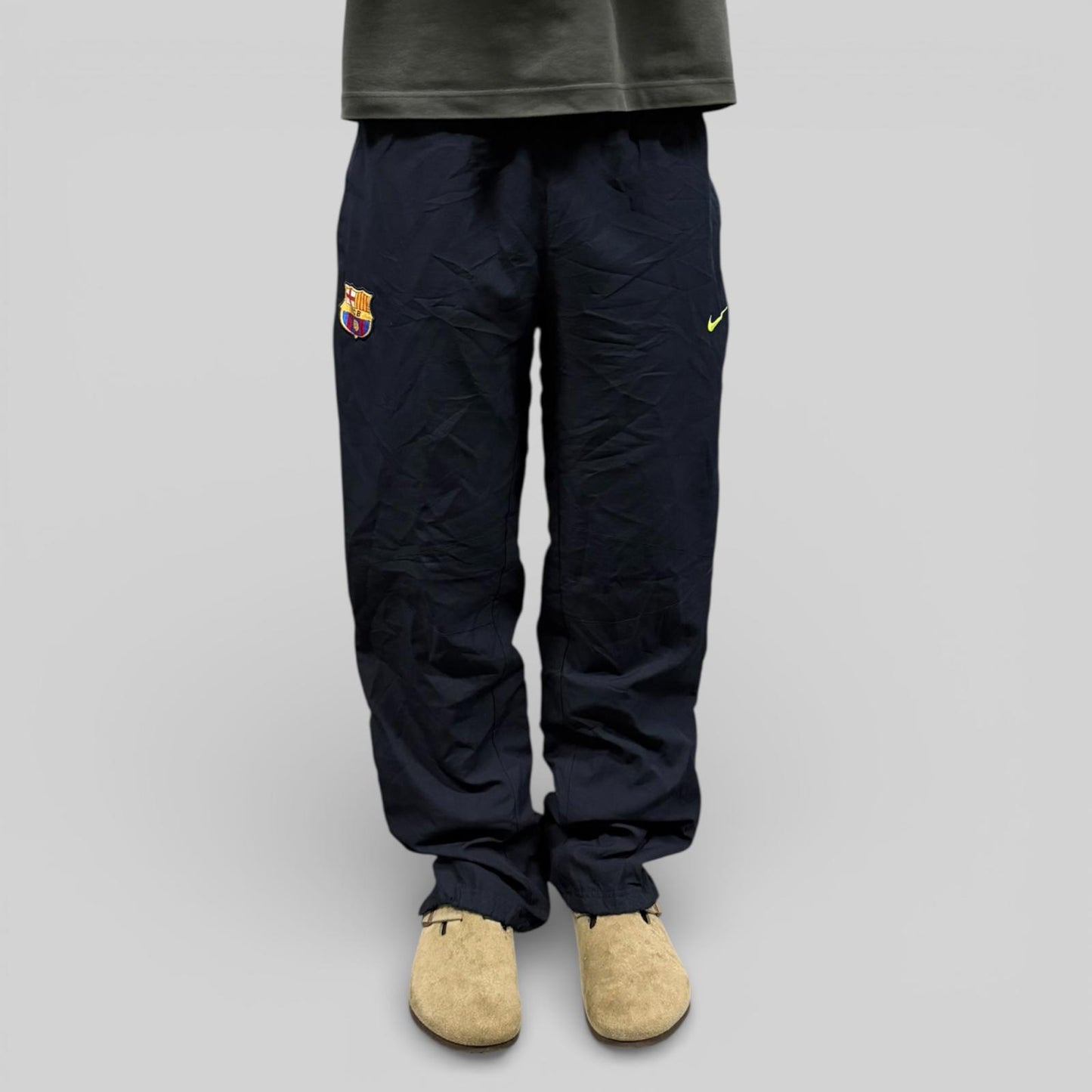 Vintage Barcelona 2007/08 Nike baggy track pants (M)